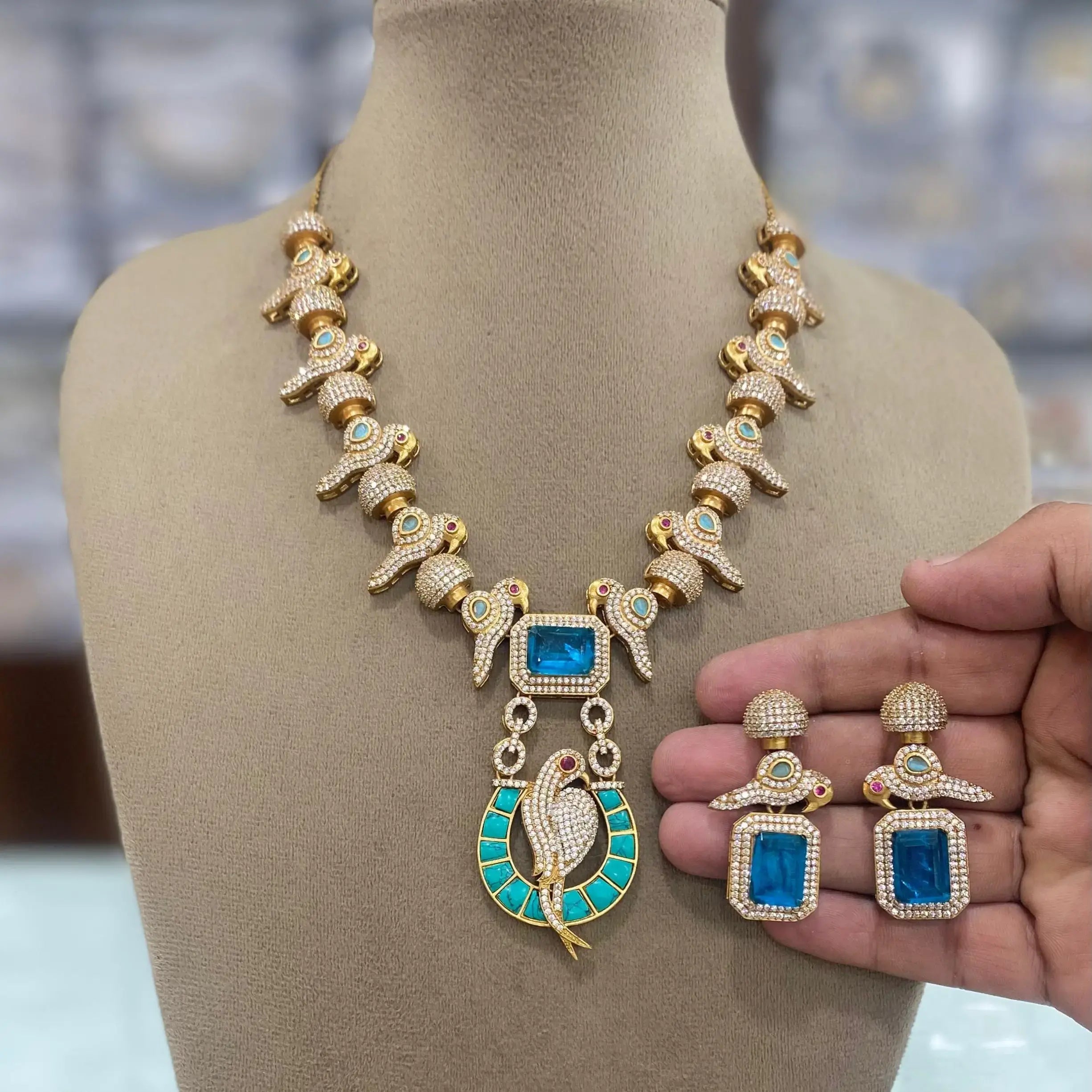 Mithu Doublet And Takker Stone Necklace Set - Turquoise