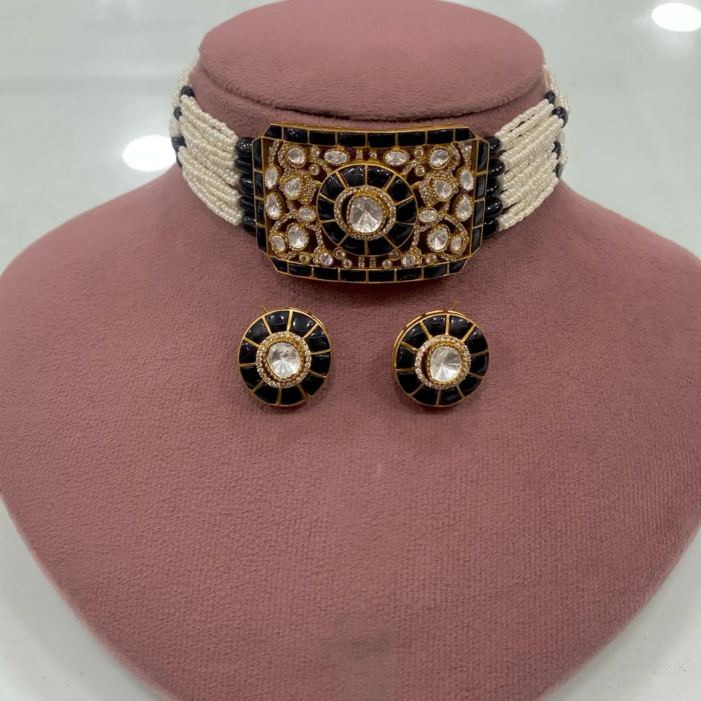 Sultana Takker Stone Uncut Moissanite Polki Choker Set- Black