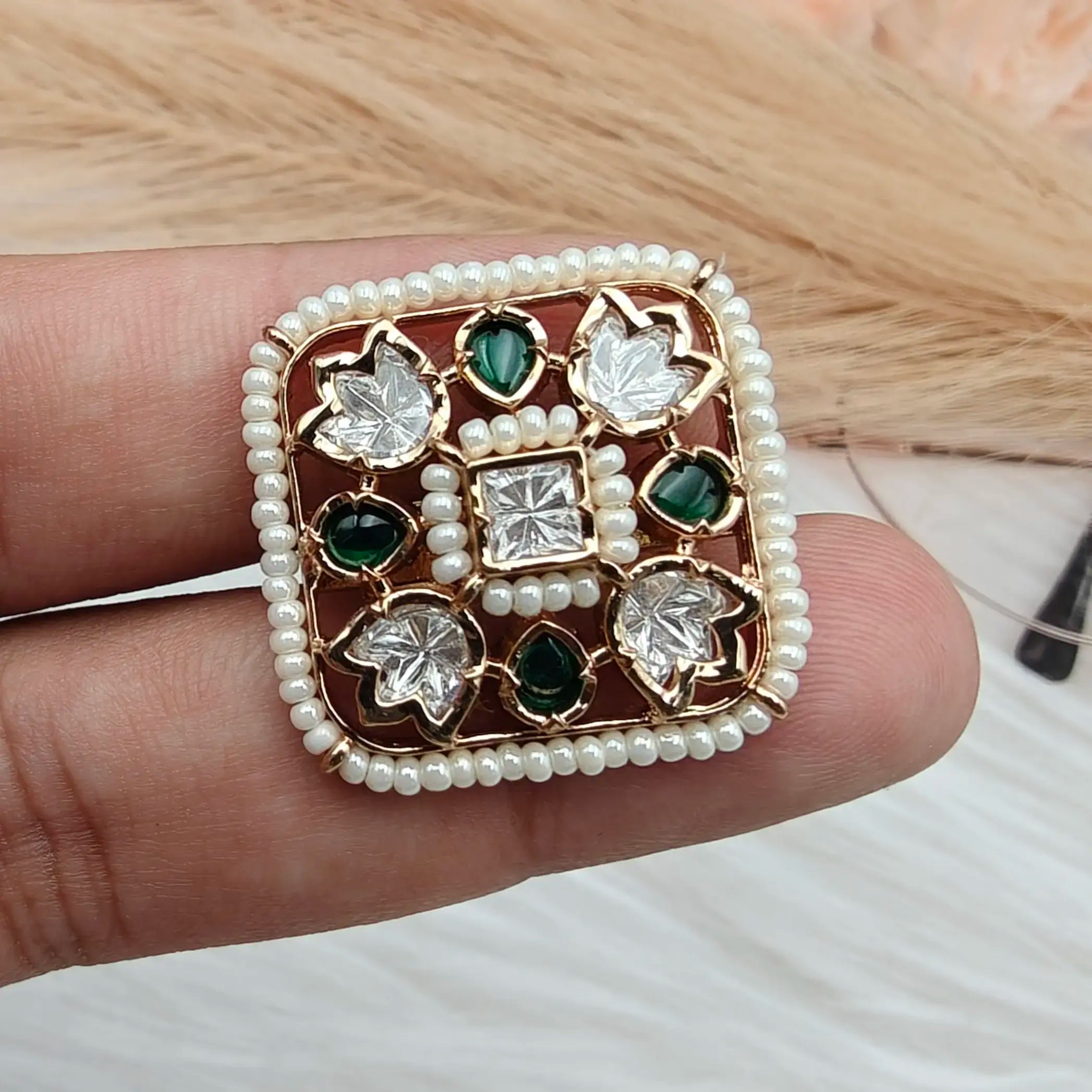 Zarqa Sunheri Kundan Ring- Green