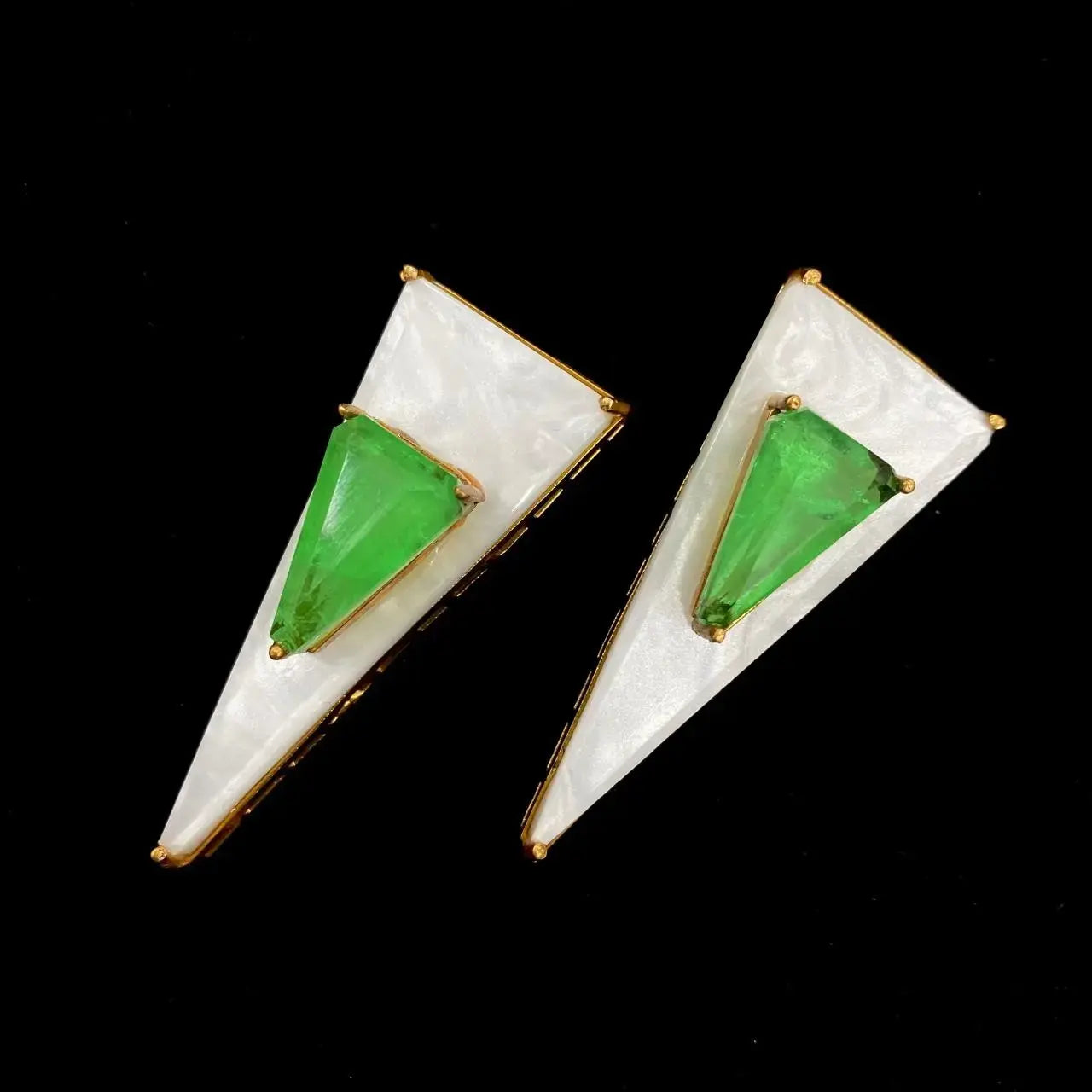 Shell Stone And Doublet Stud Earrings - Parrot Green