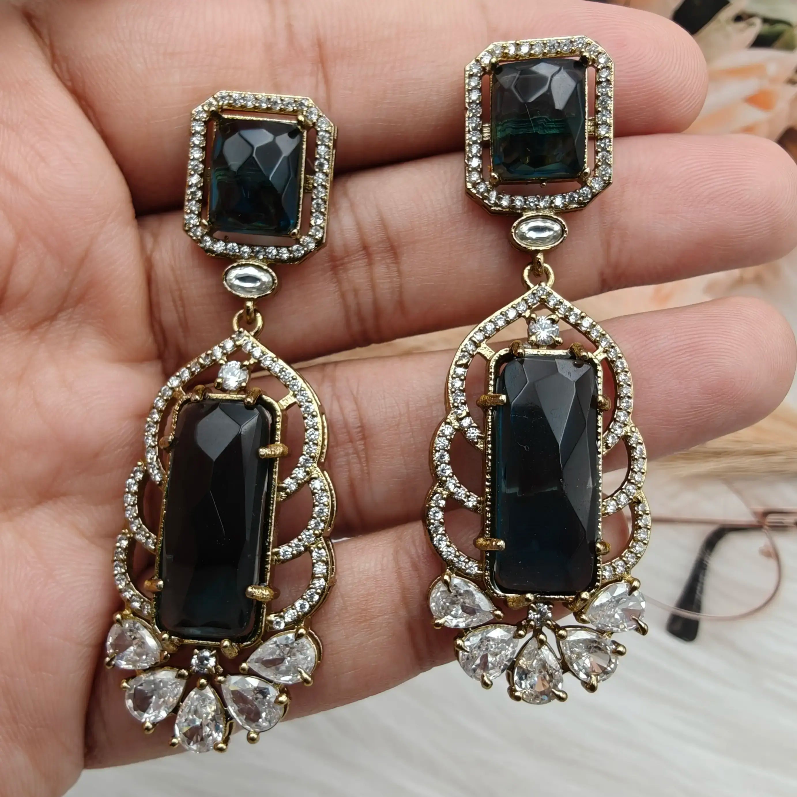 Noorhues Trans Stone Earrings - Midnight Grey