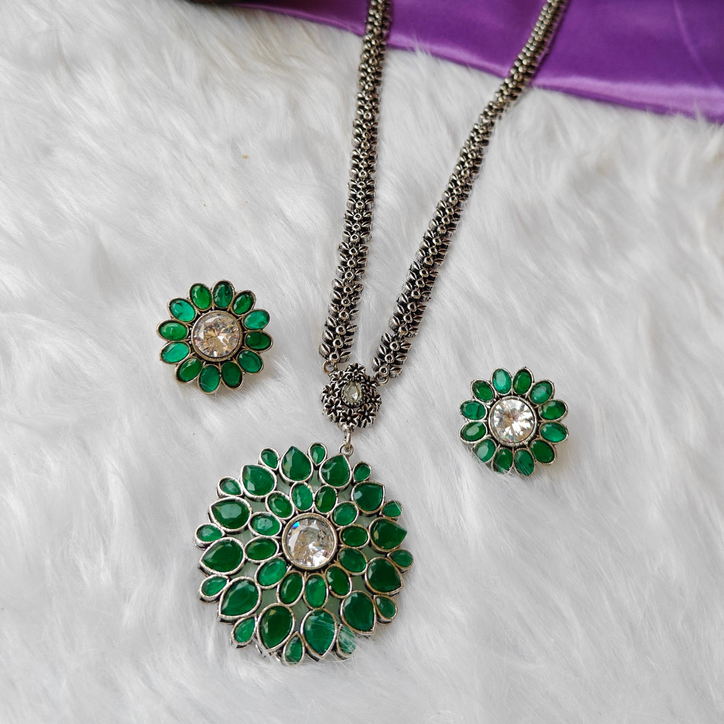 Manya Long Necklace - Green