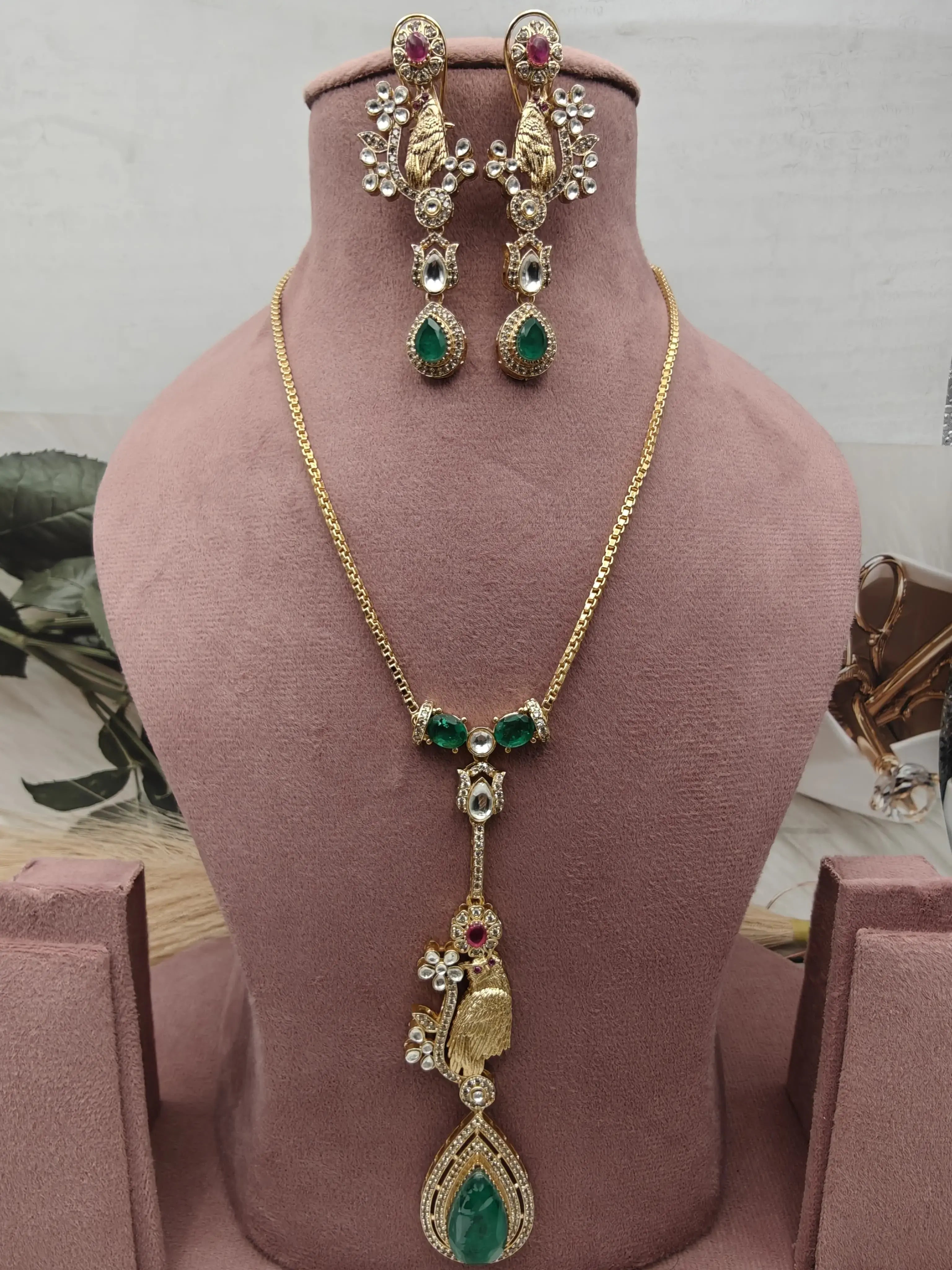 Owl-inspired Doublet Pendant Set - Green