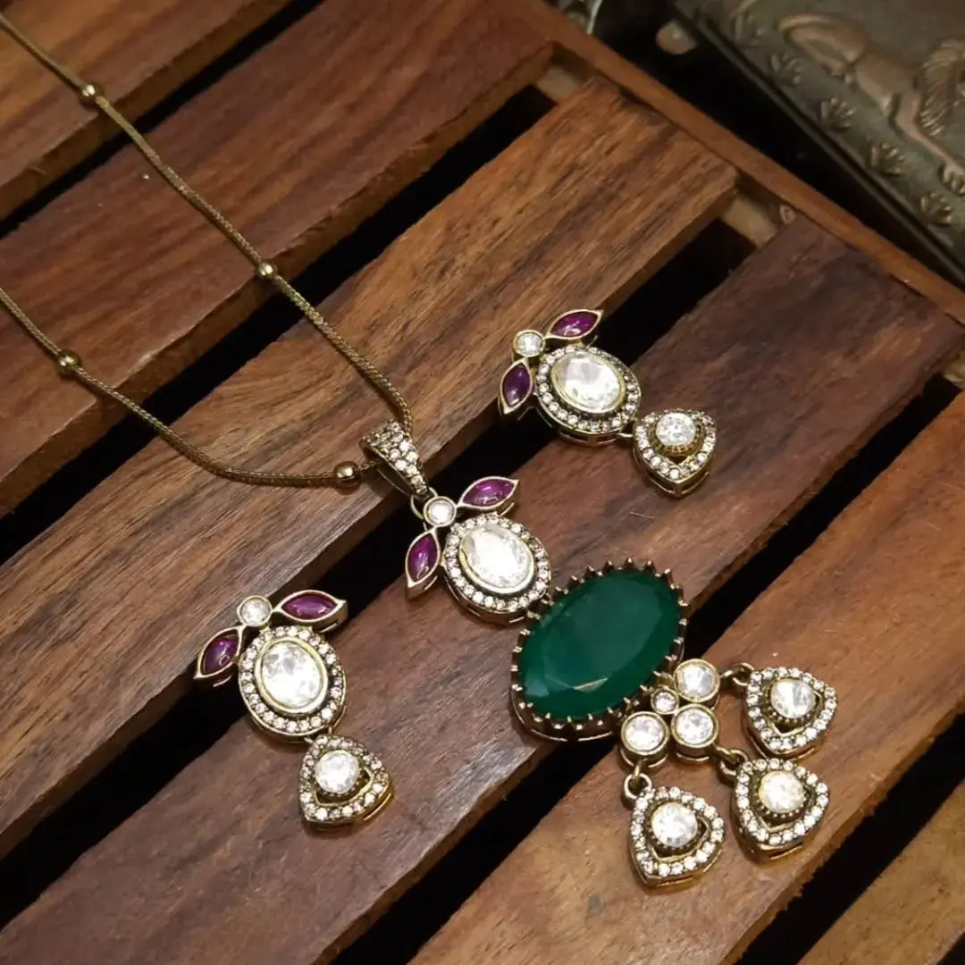 Sargun Doublet and Uncut Moissanite Pendant Set - Green