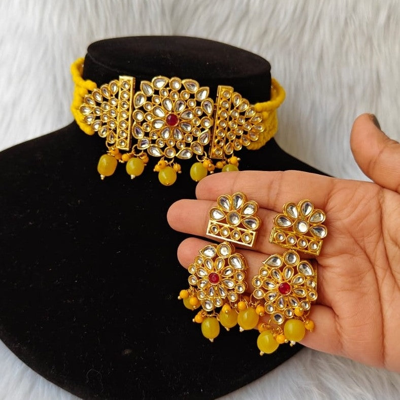Kriti Yellow Choker