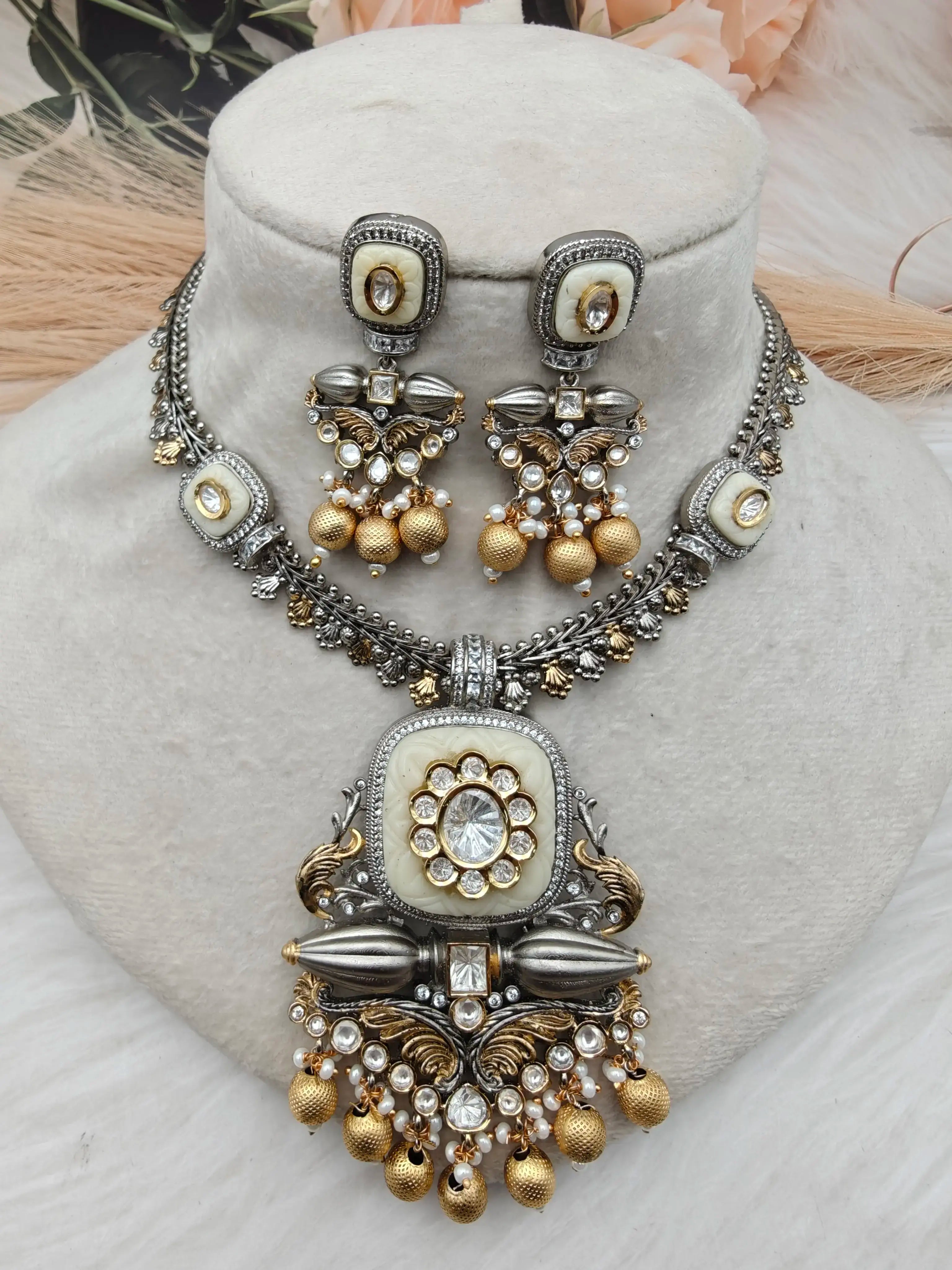 Dual Tone Nusrat Moissanite Carved Stone Necklace Set - White