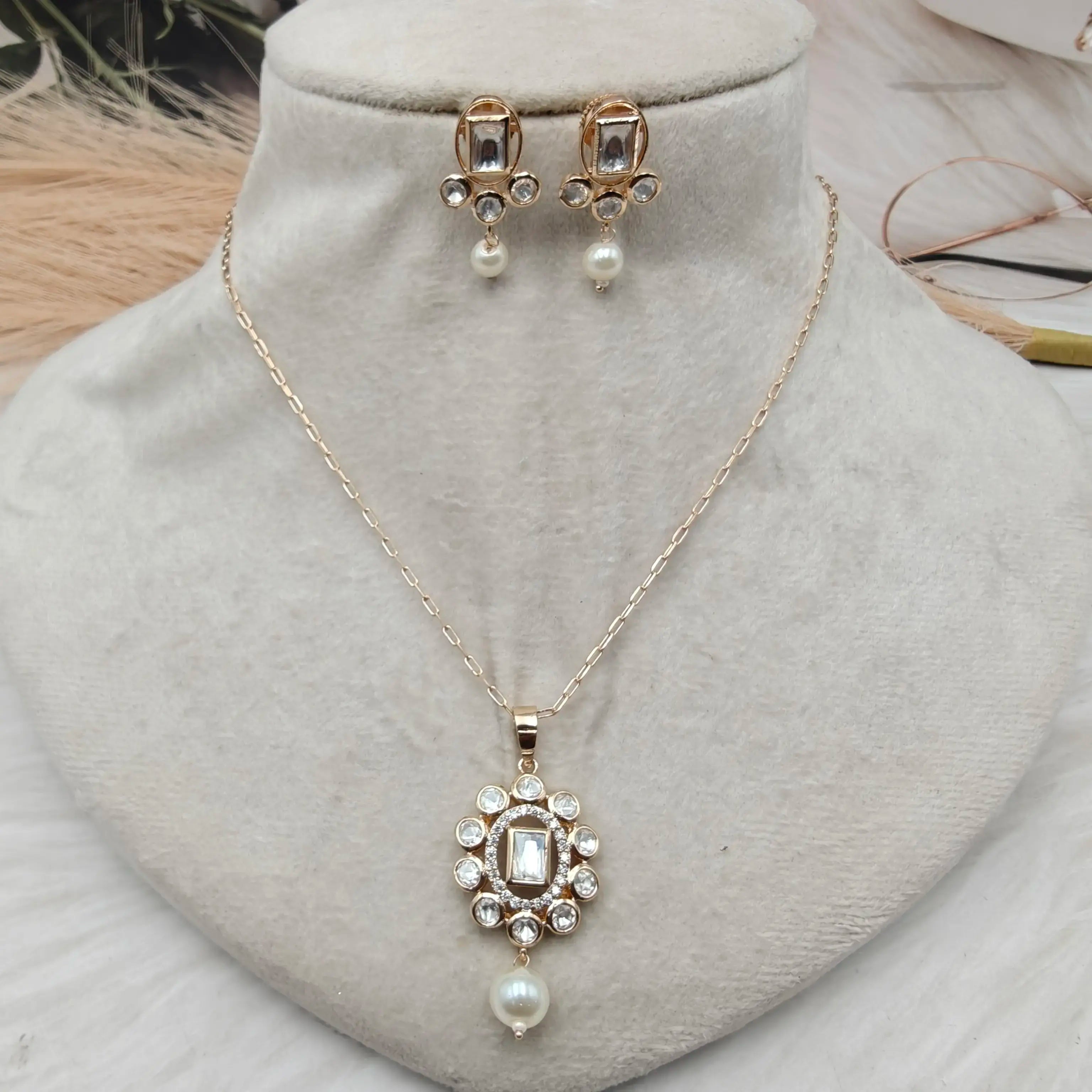Jiva Sunheri Kundan Pendant Set - White