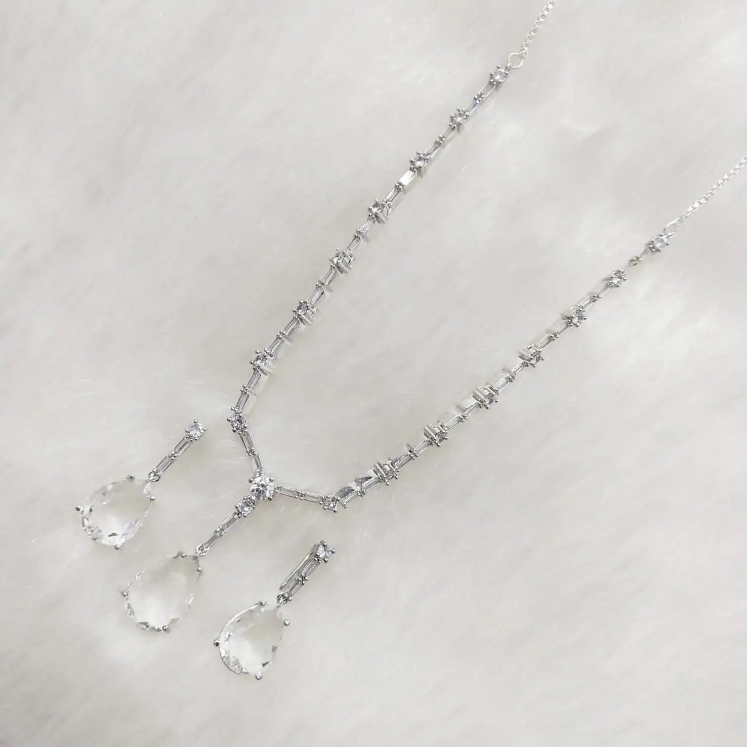 Nush Sleek AD Necklace Set- White