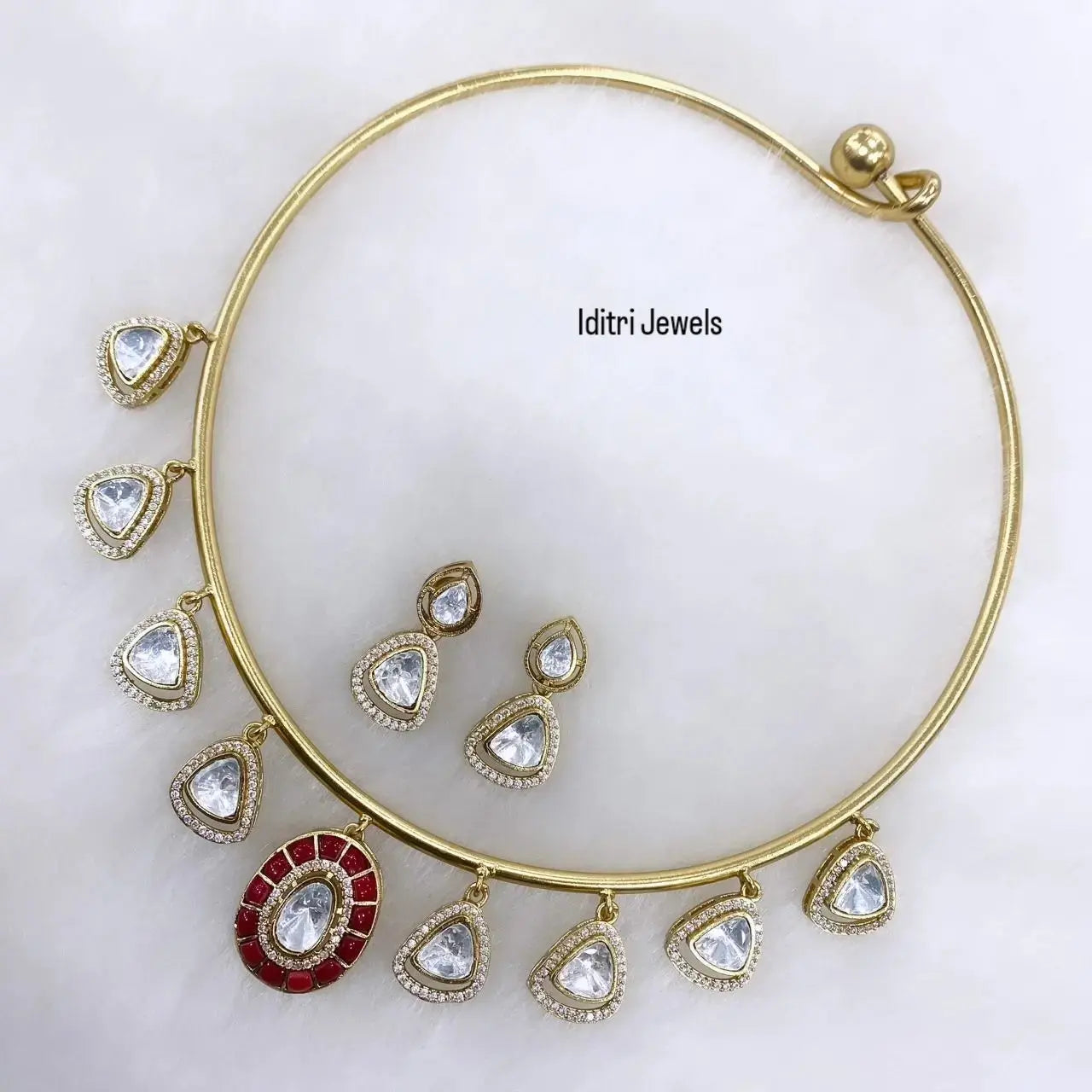 Kashti Uncut Polki Moissanite Hasli Necklace Set - Red Coral