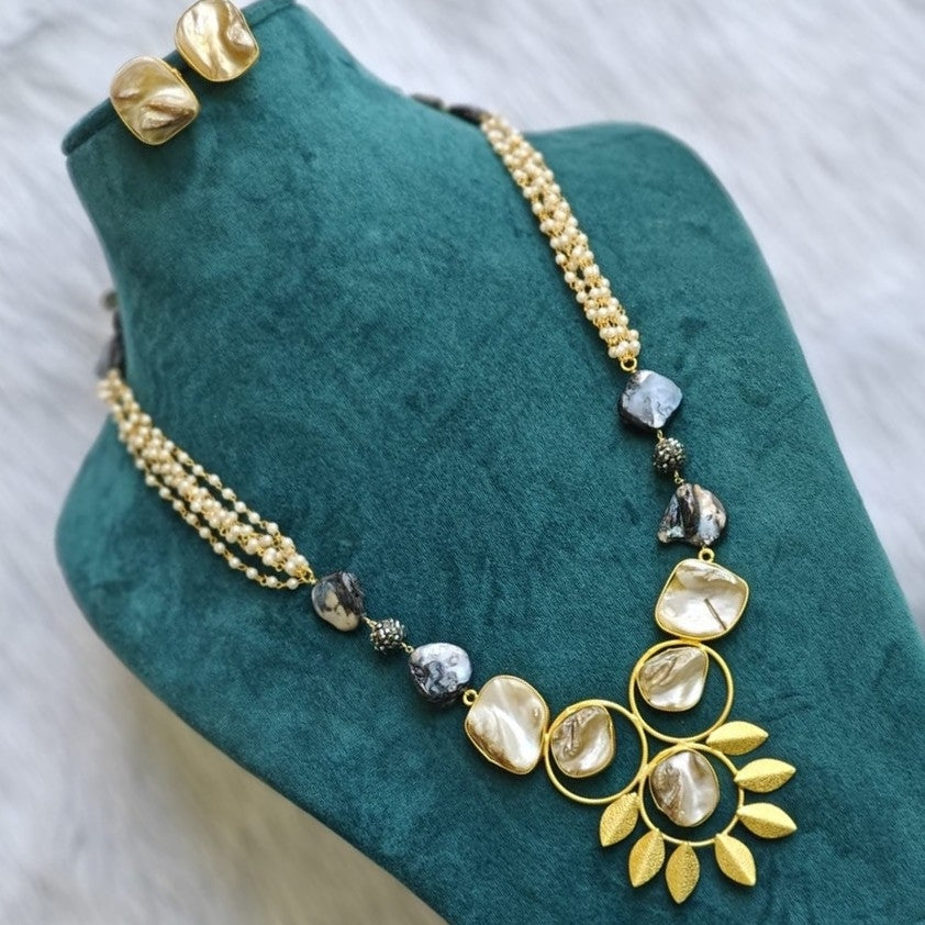 Kiara MOP Druzy Necklace - Black