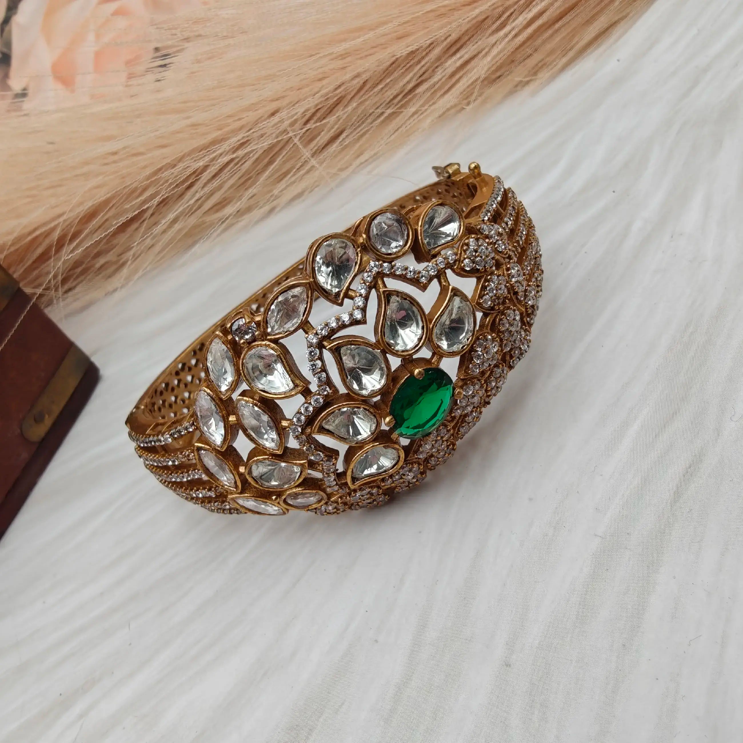 Manyata Uncut Moissanite Polki Openable Bracelet- Green