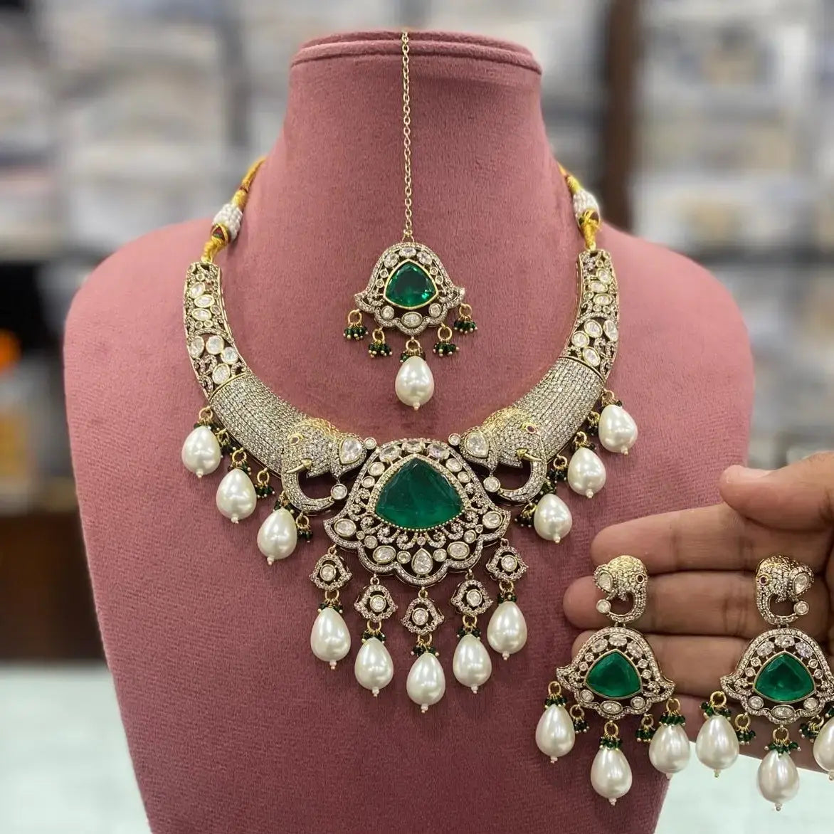 Vedna Elephant Victorian Necklace Set - Emerald Green