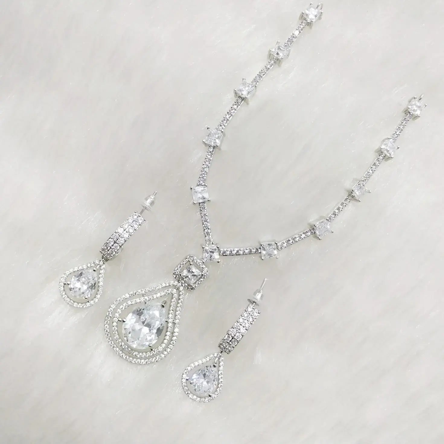 Mahim AD Necklace Set- White