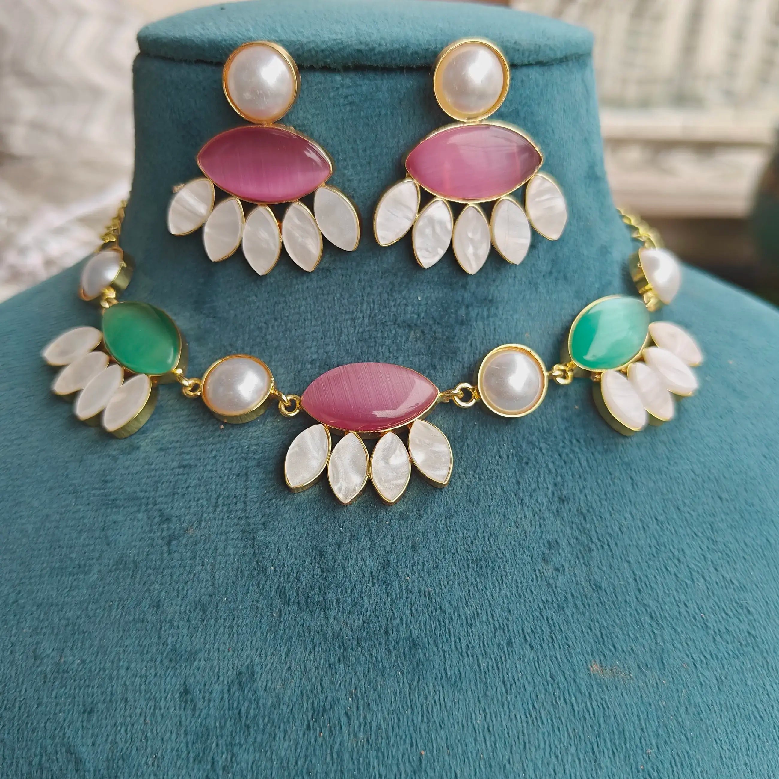 Naina Monalisa And Shell Stone Necklace Set- Pink N Mint