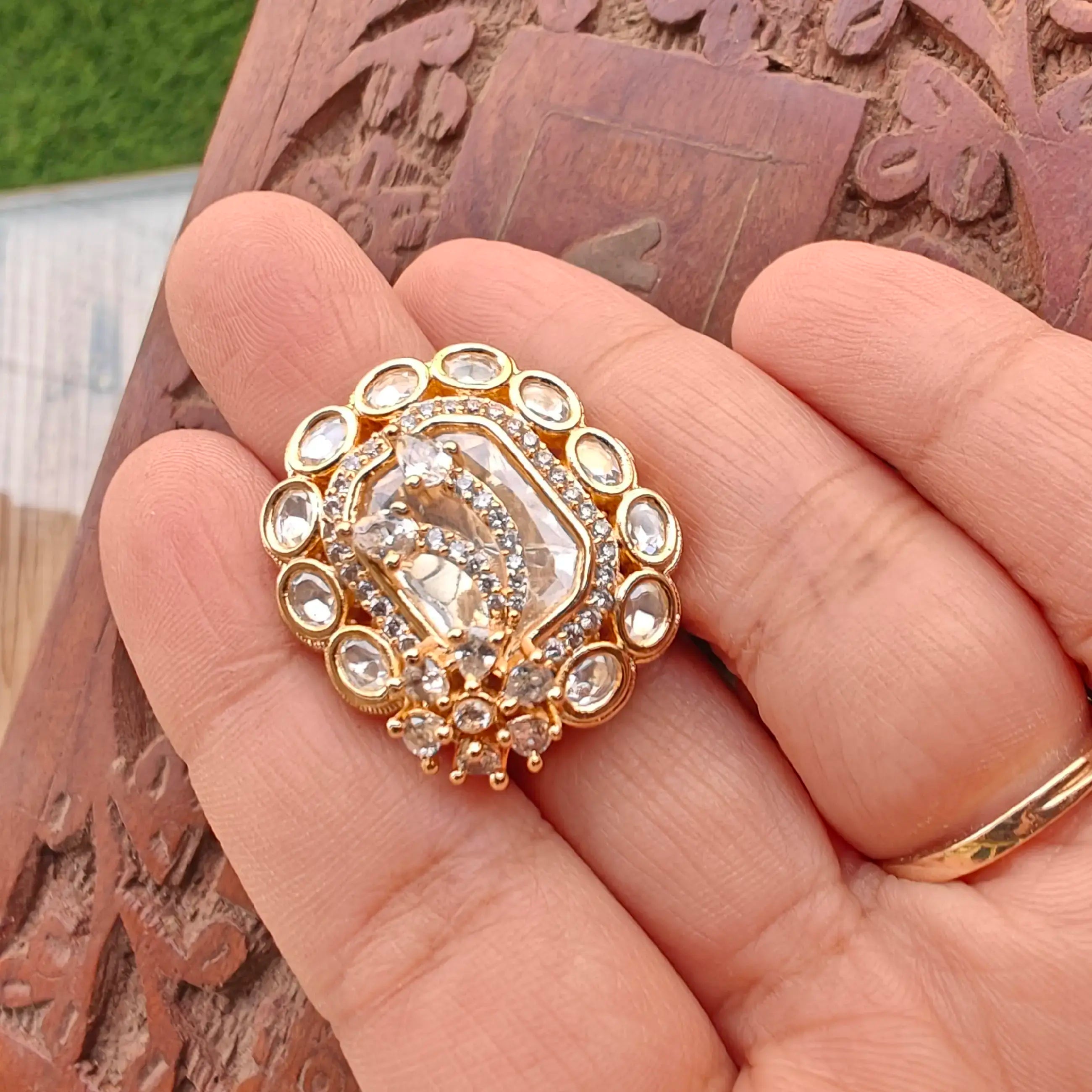 Sunehri Kundan Kiyara Adjustable Ring- Clear White