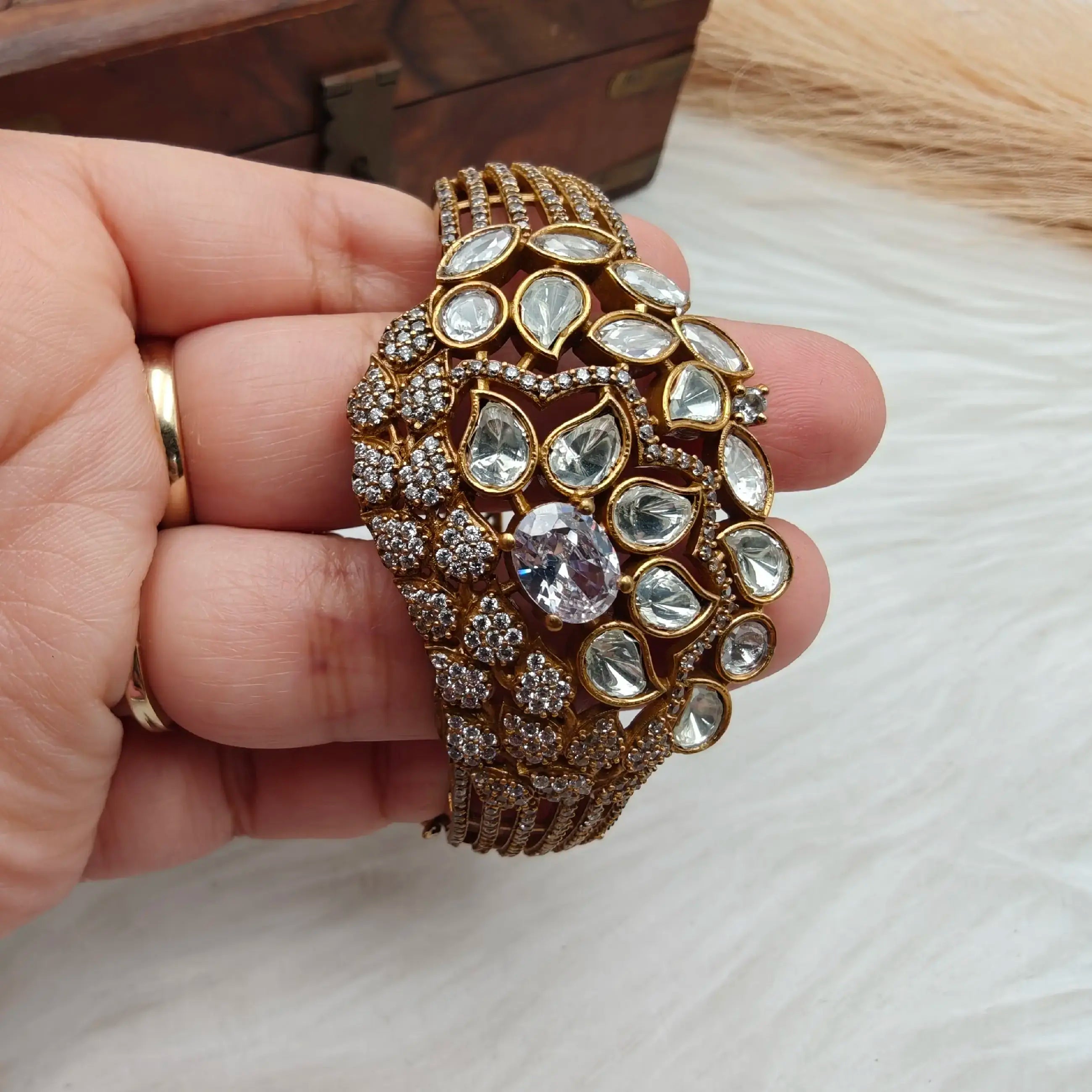 Manyata Uncut Moissanite Polki Openable Bracelet- White