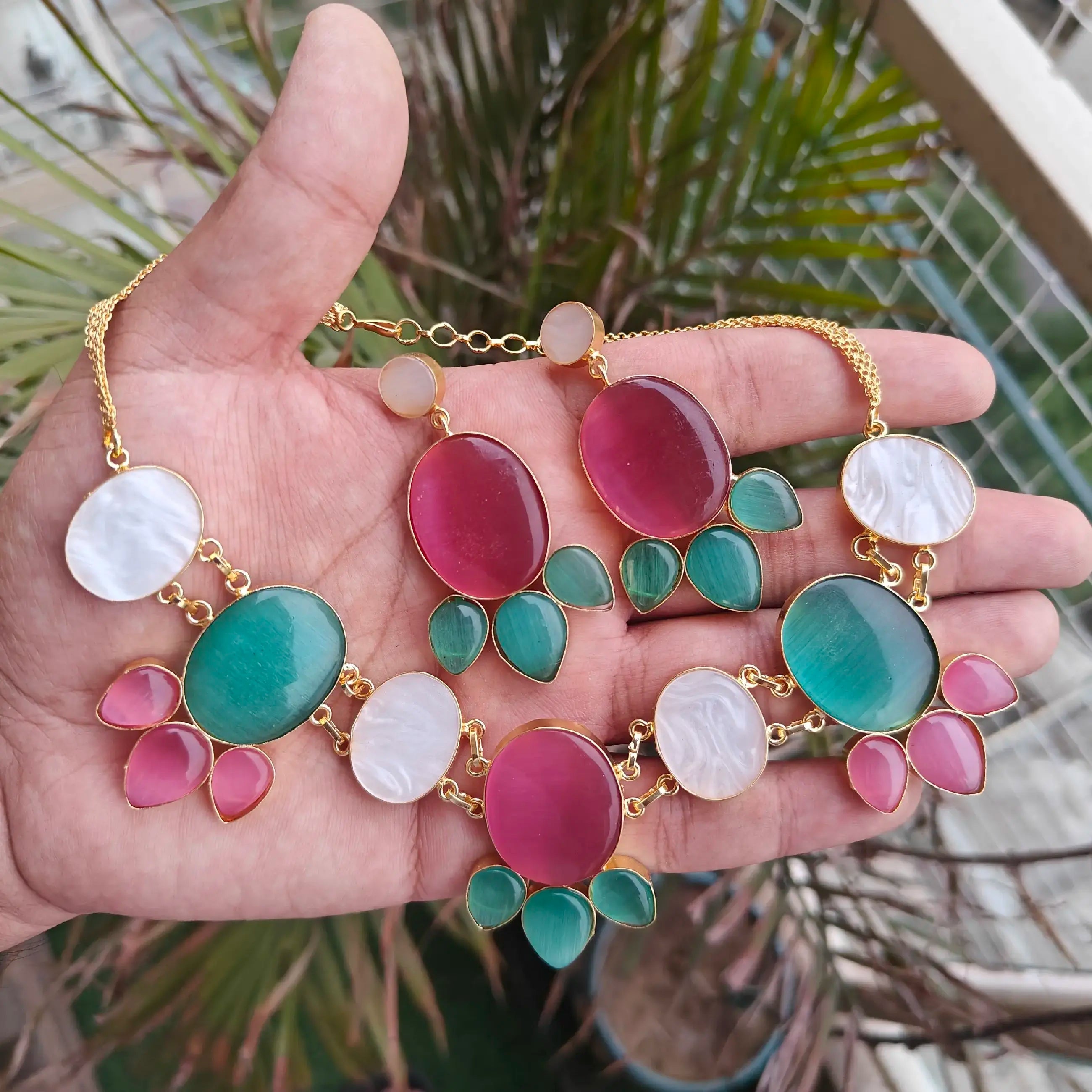 Monalisa And Shell Stone Indo-Western Necklace Set- Pink N mint