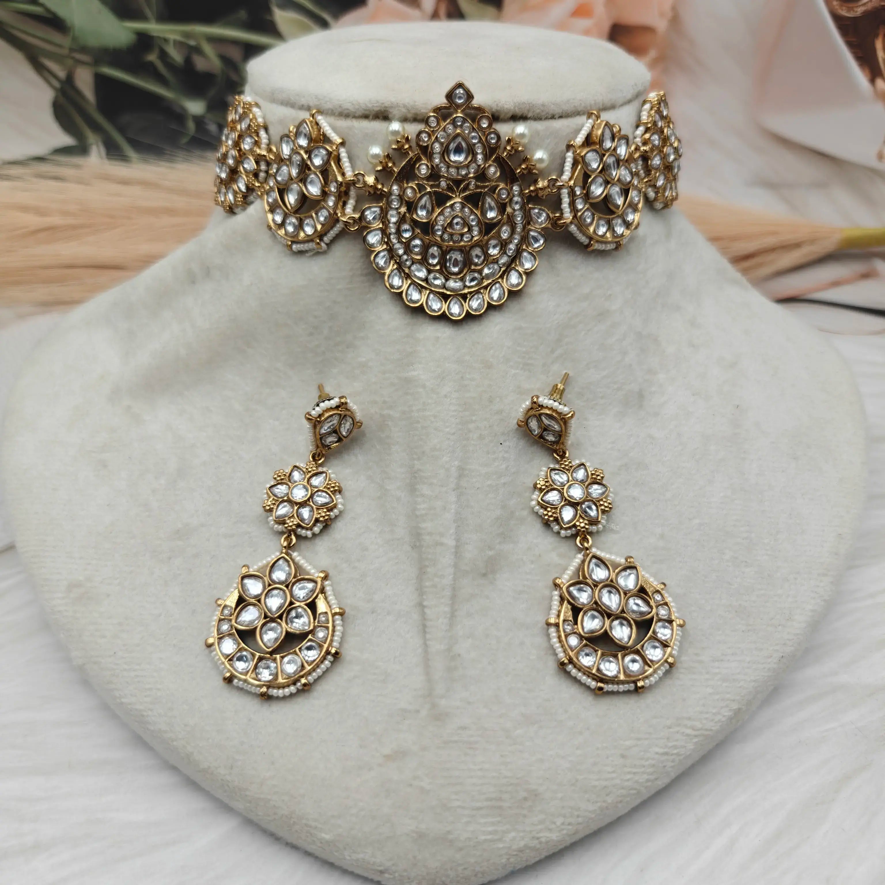 Saanjh Heritage Jadau Kundan Choker Necklace Set - Clear White