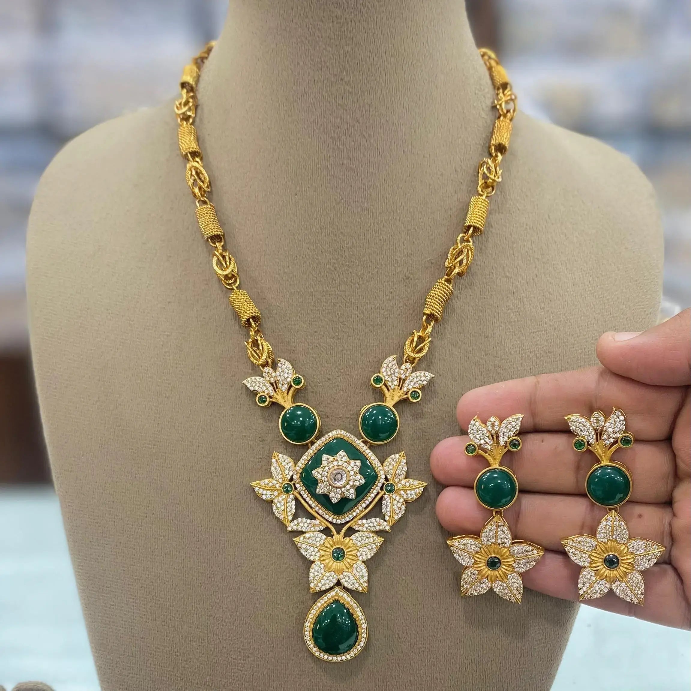 Suman Chain Necklace Set - Green