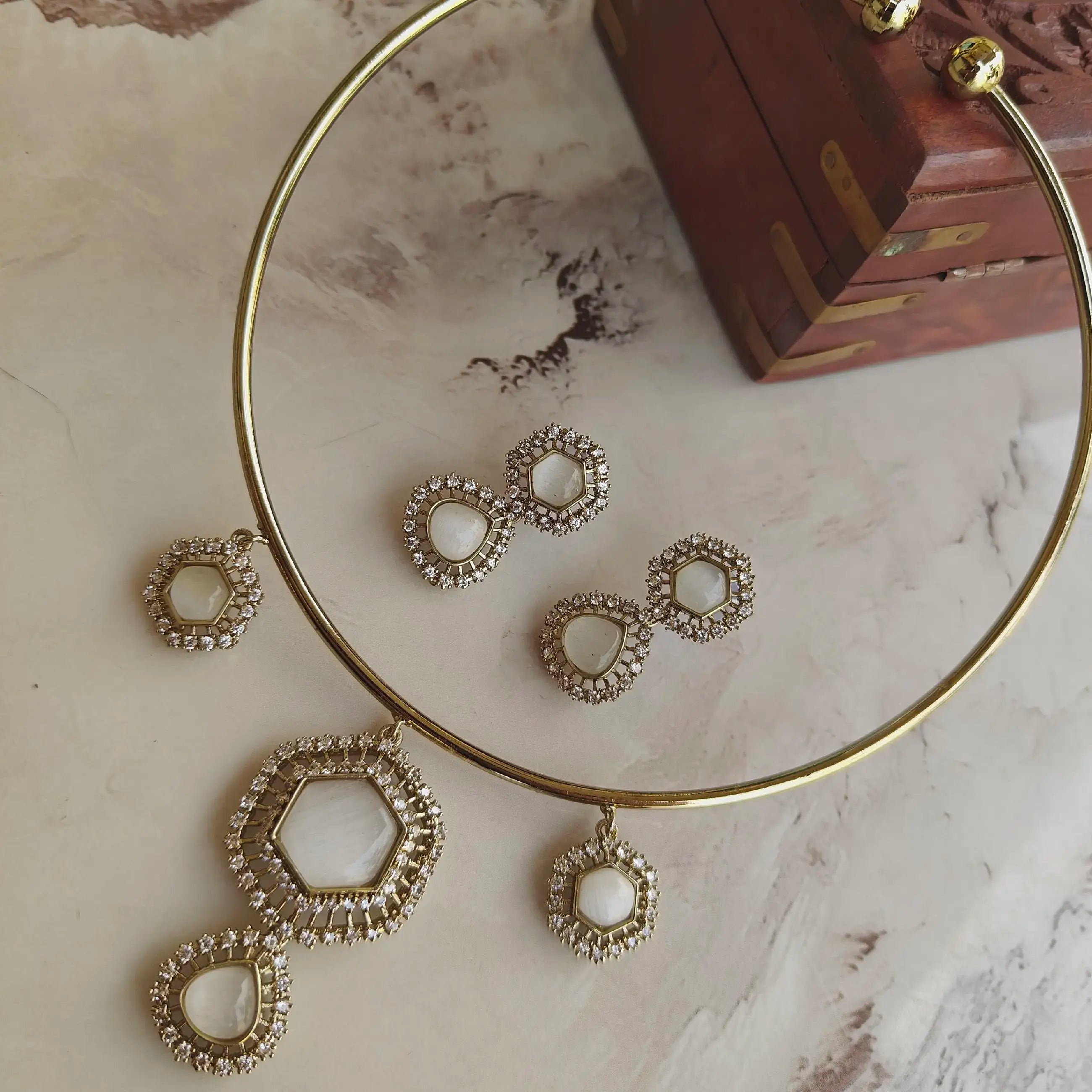 Shyna Monalisa AD Hasli Necklace Set - White