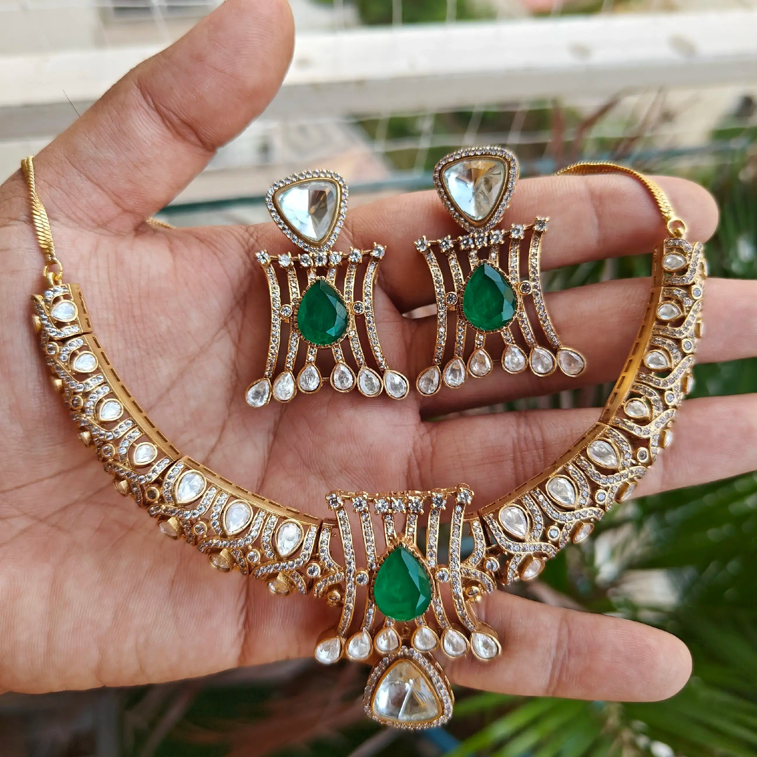 Manali Uncut Moissanite Doublet Premium Hasli Set - Emerald Green