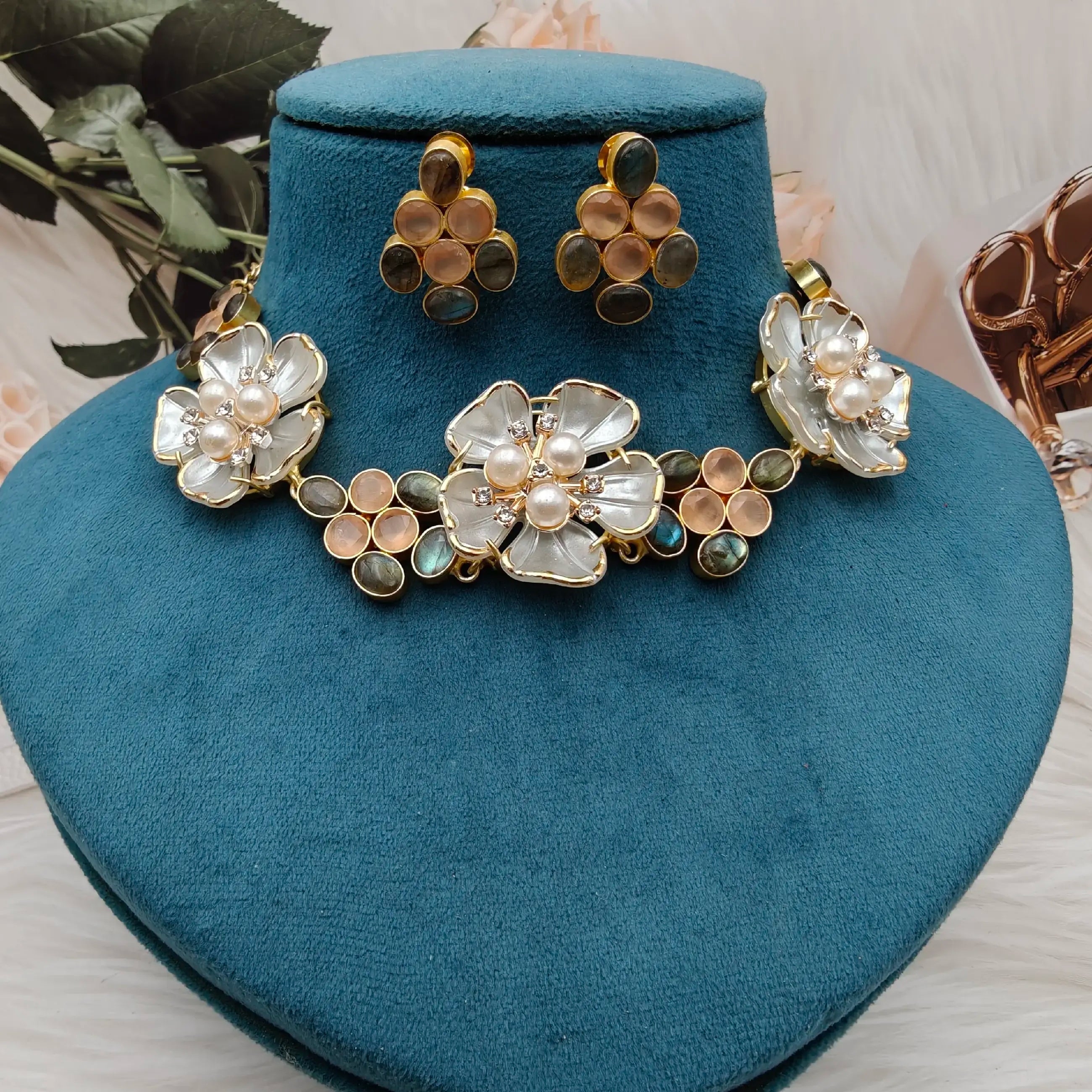 Saiyam Mother Of Pearl Labrodorite Necklace