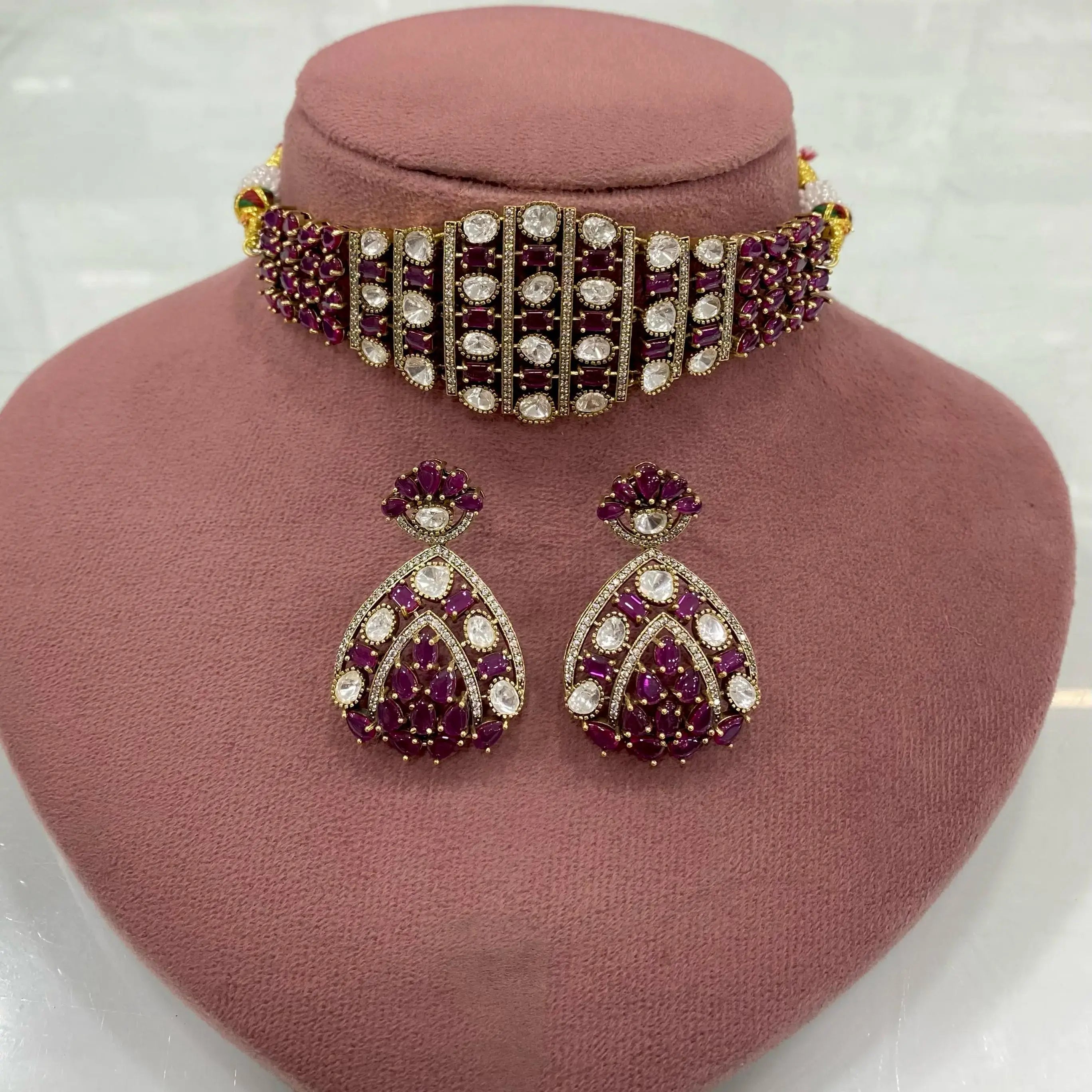 Fanah Pota Stone Choker Set - Ruby