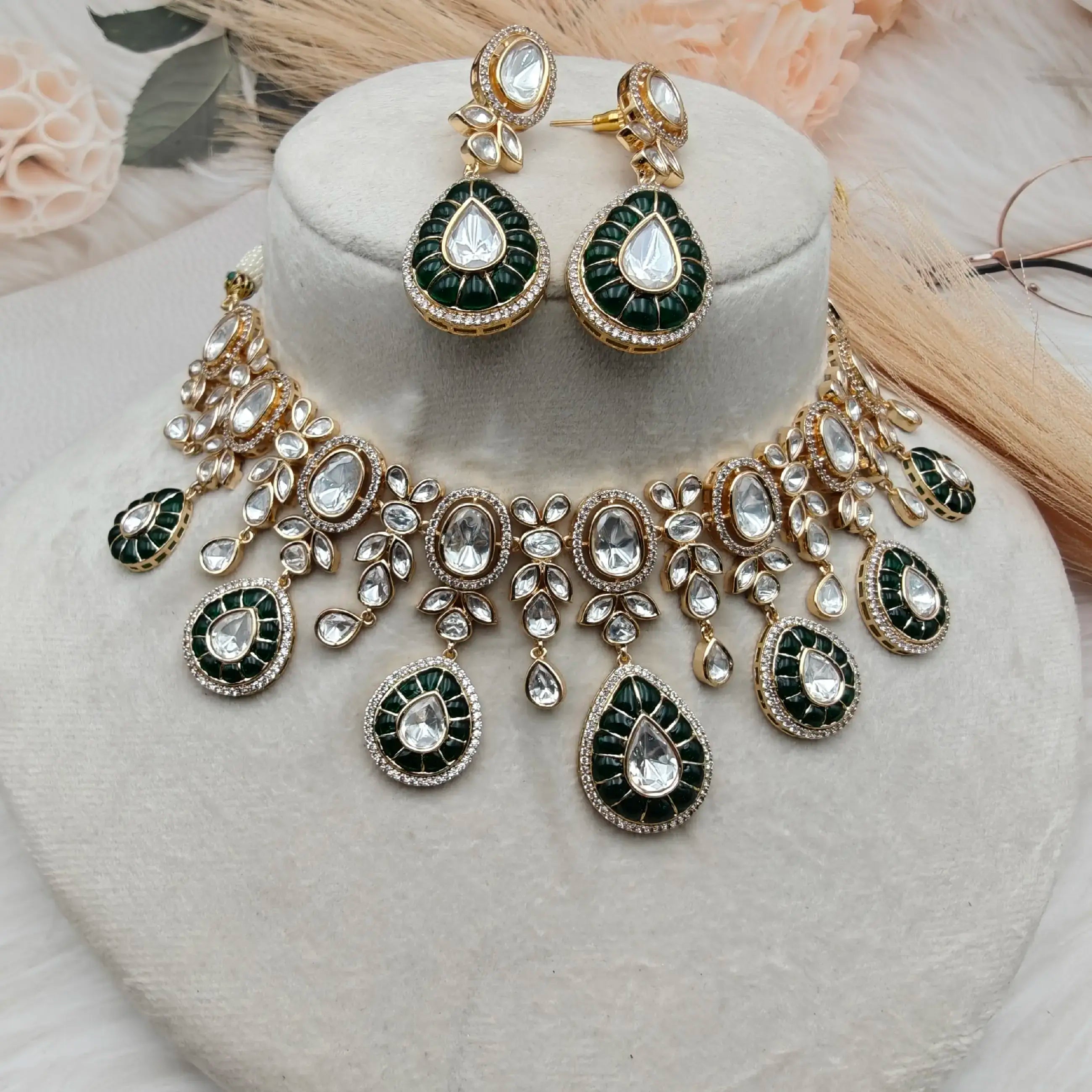 Olga Sunheri Kundan Pota Stone Necklace Set - Green