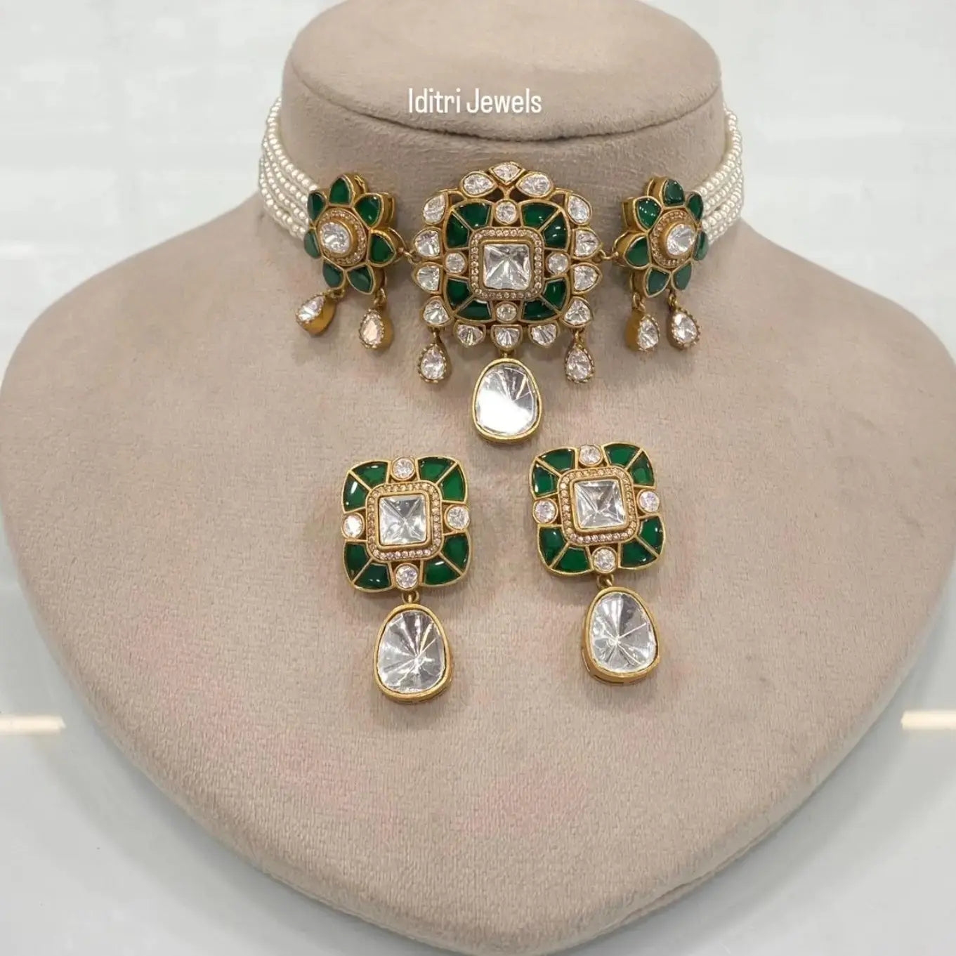 Urvi Moissanite Polki And Talpe Stone Pearl Choker Set- Green