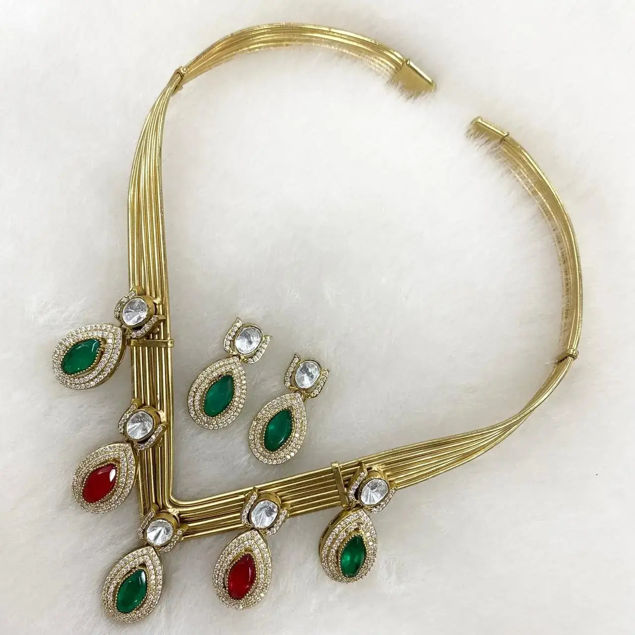 Ranjhana Uncut Polki Hasli Necklace Set - Green And Red