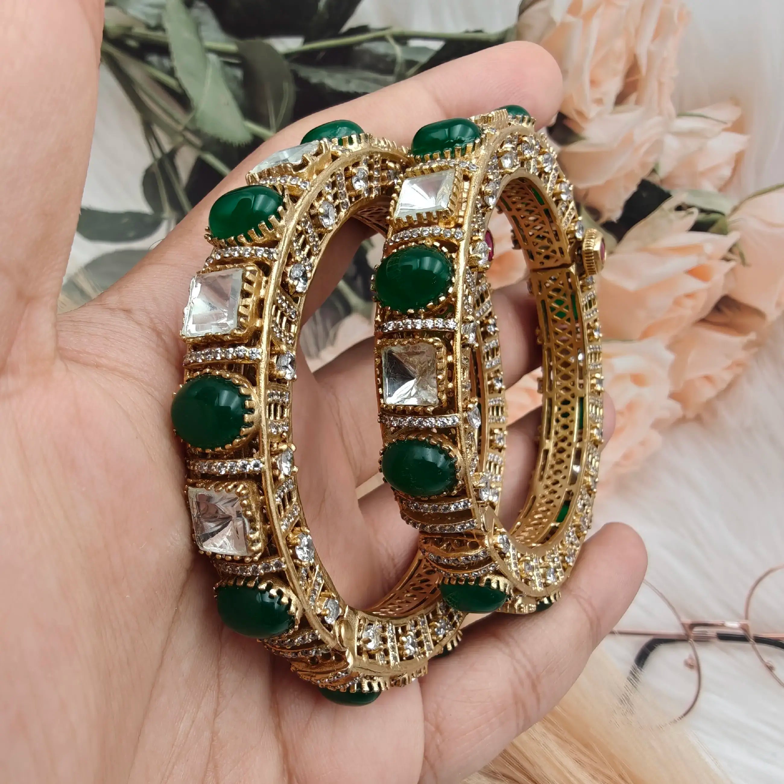 Alekha Moissanite And Emerald Doublet Openable Kangan- Green