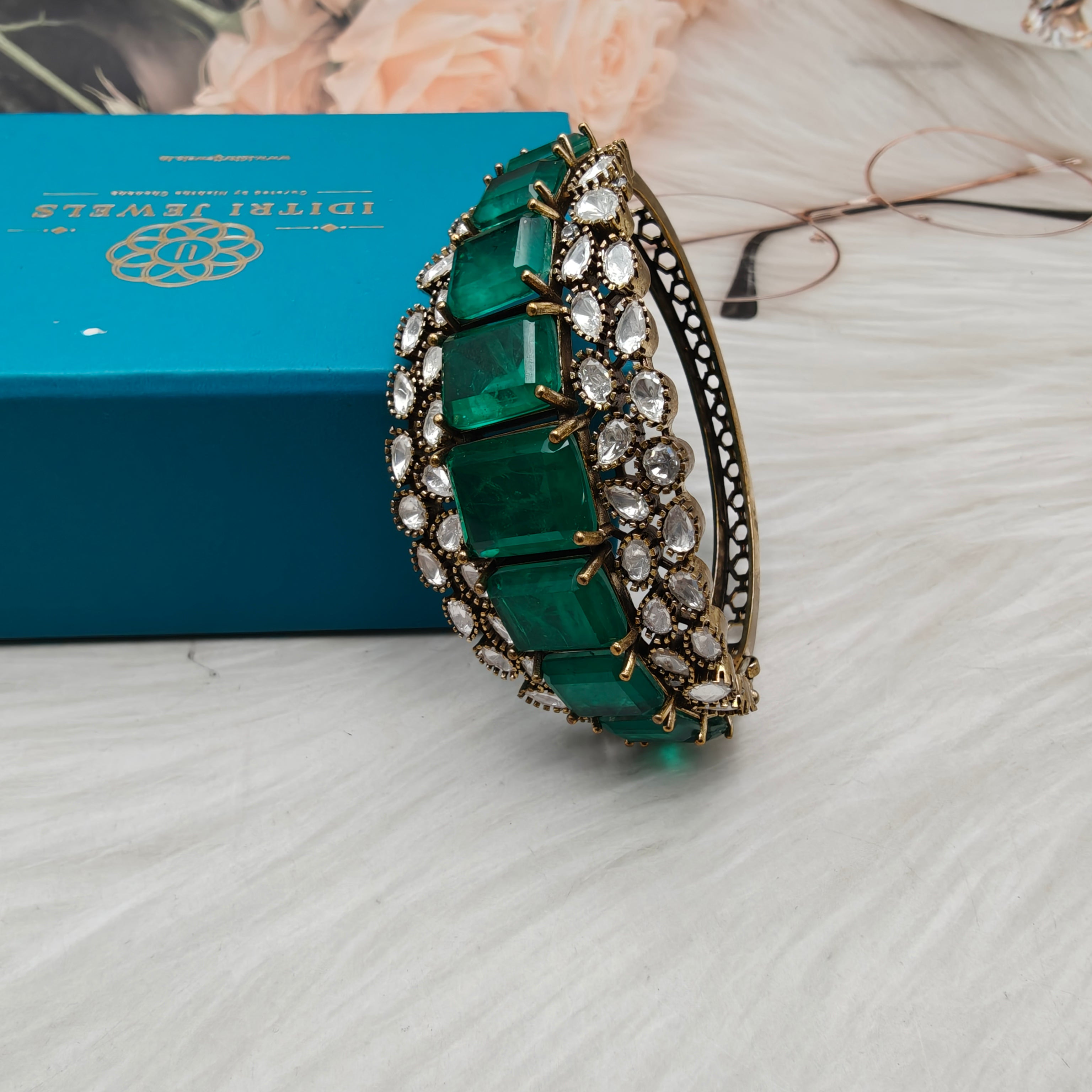 Kasturi Doublet Openable Bracelets - Emerald Green