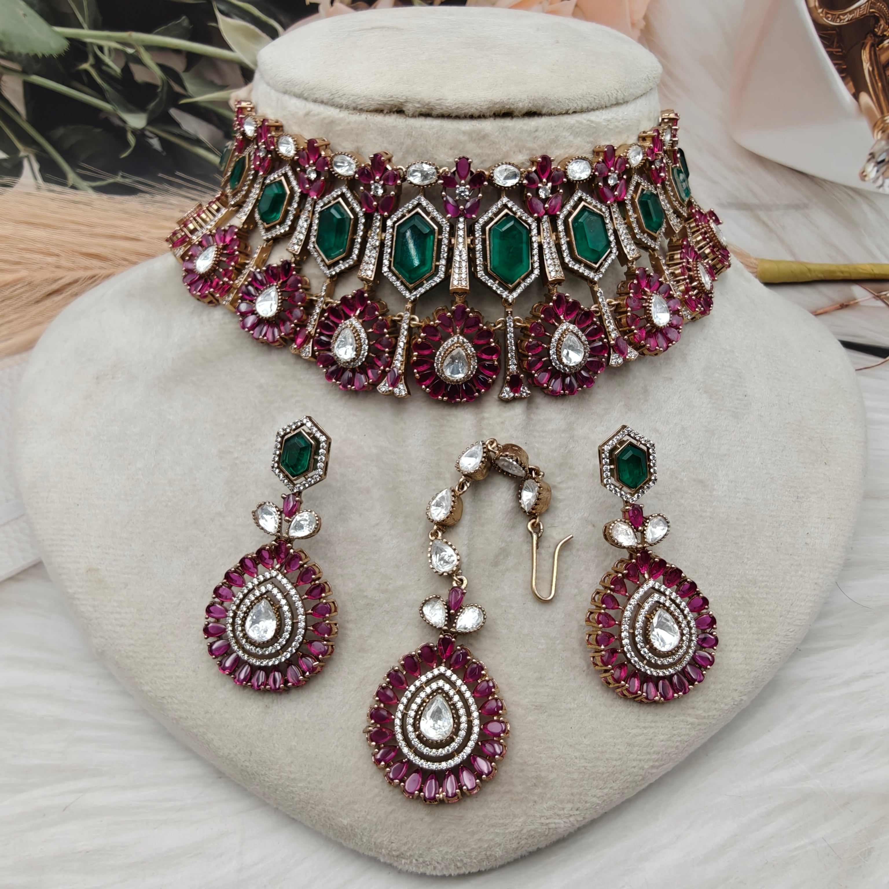 Heartstealer Luxury Choker Necklace Set - Ruby Green