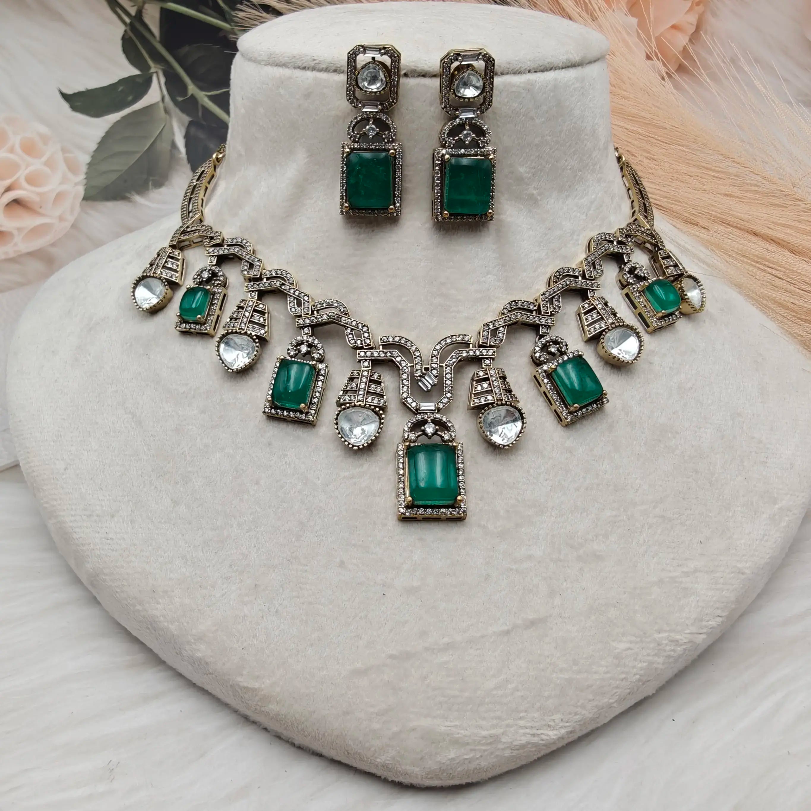 Hazrat Doublet Necklace Set - Green