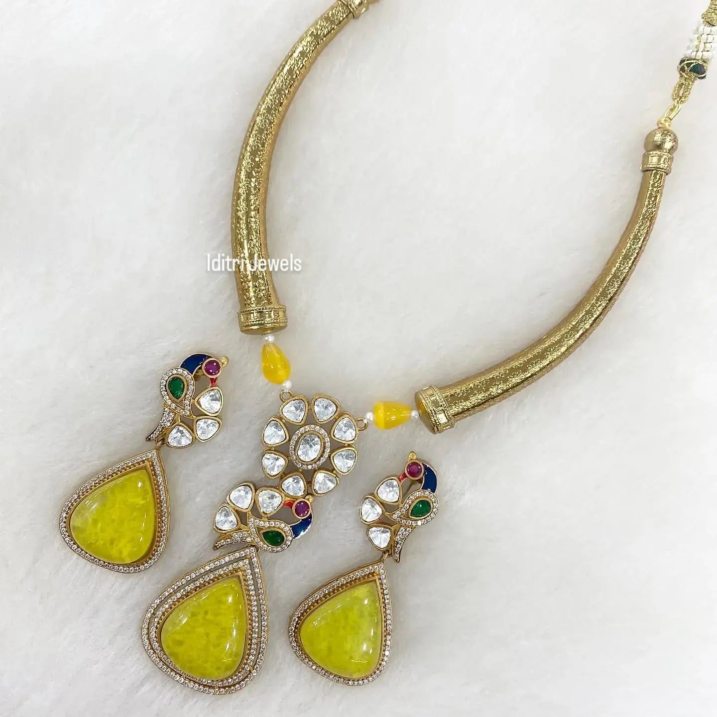 Kayal Cabochon Doublet Uncut Polki Hasli Necklace Set - Yellow