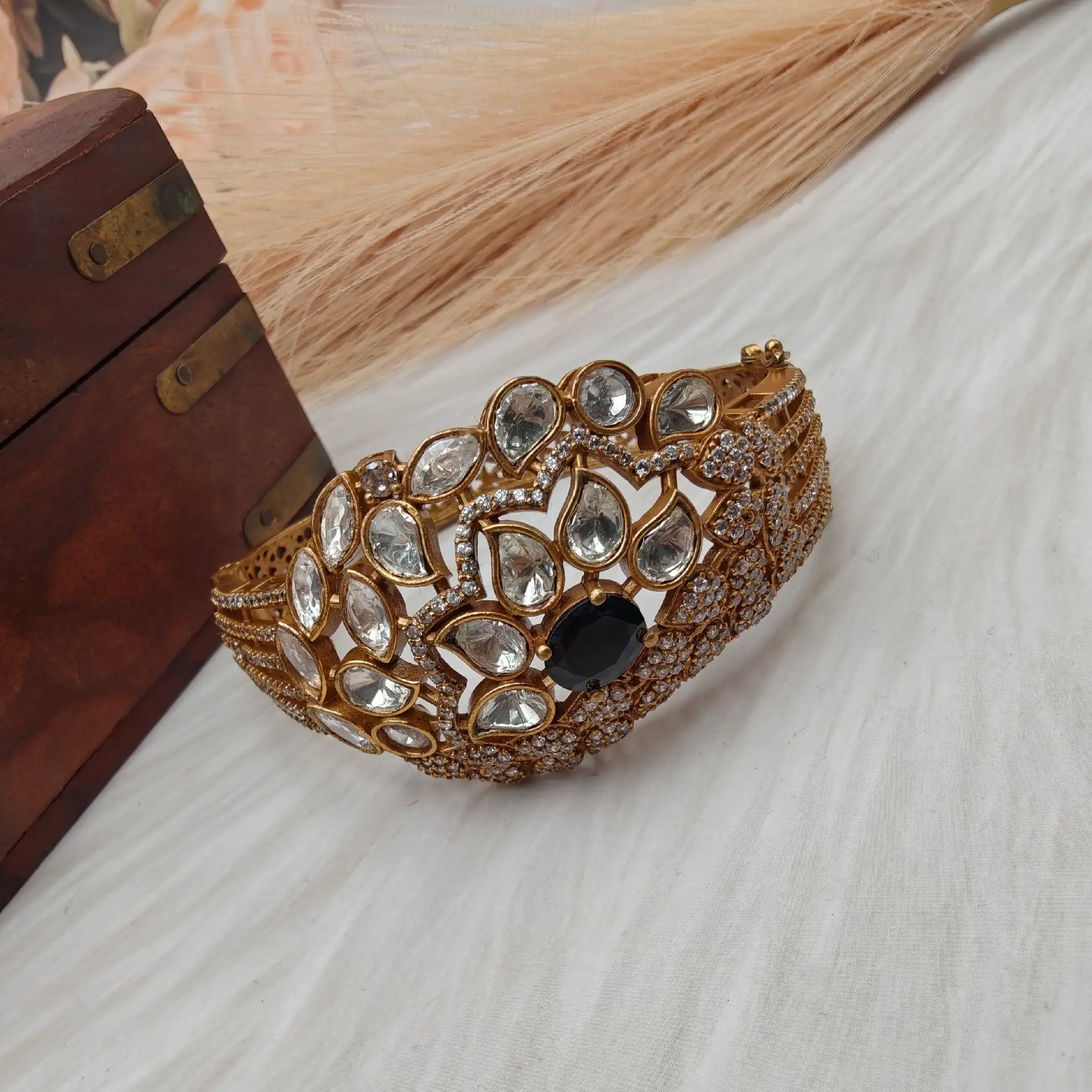 Manyata Uncut Moissanite Polki Openable Bracelet- Black