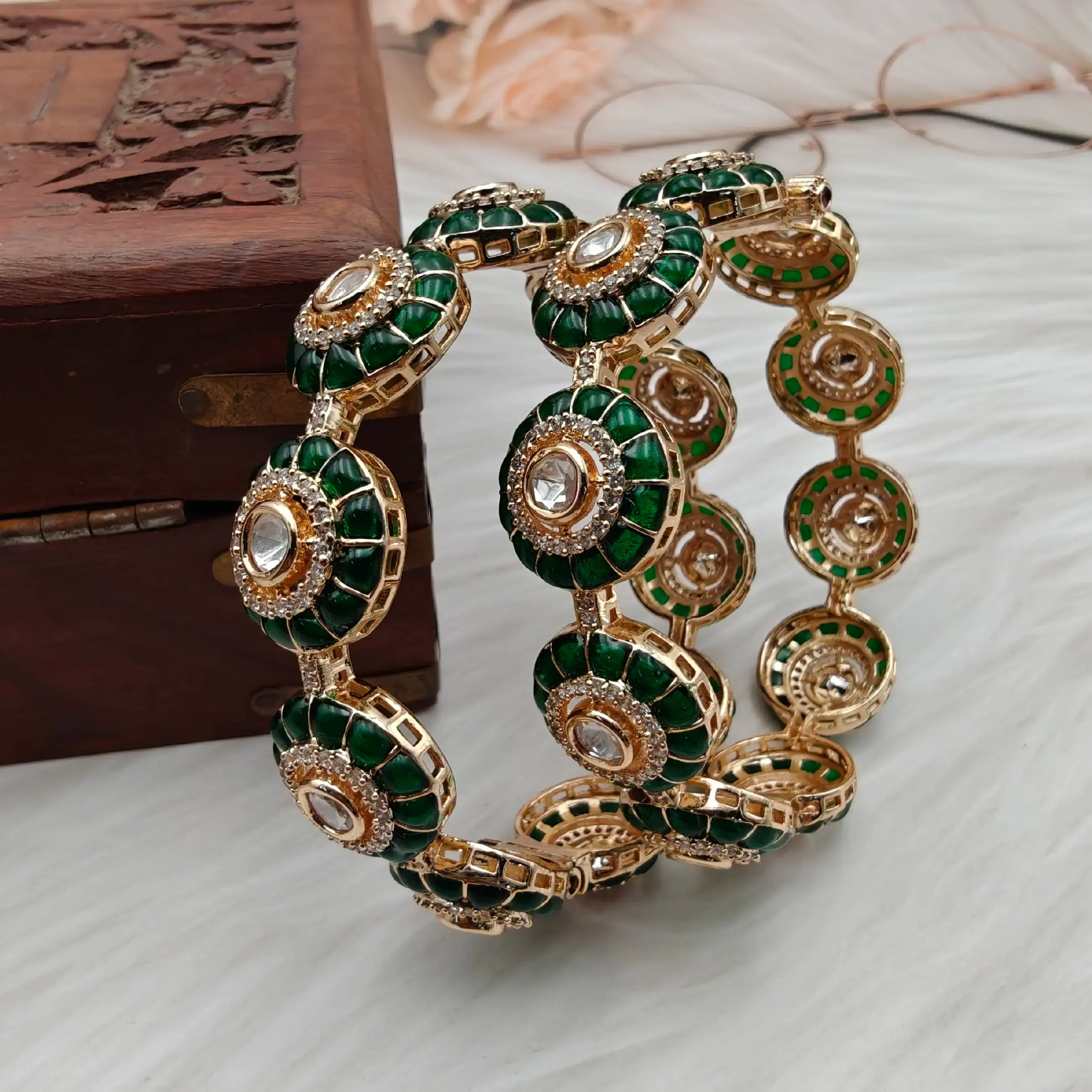 Rabaya Sunheri Kundan Bangles- Green
