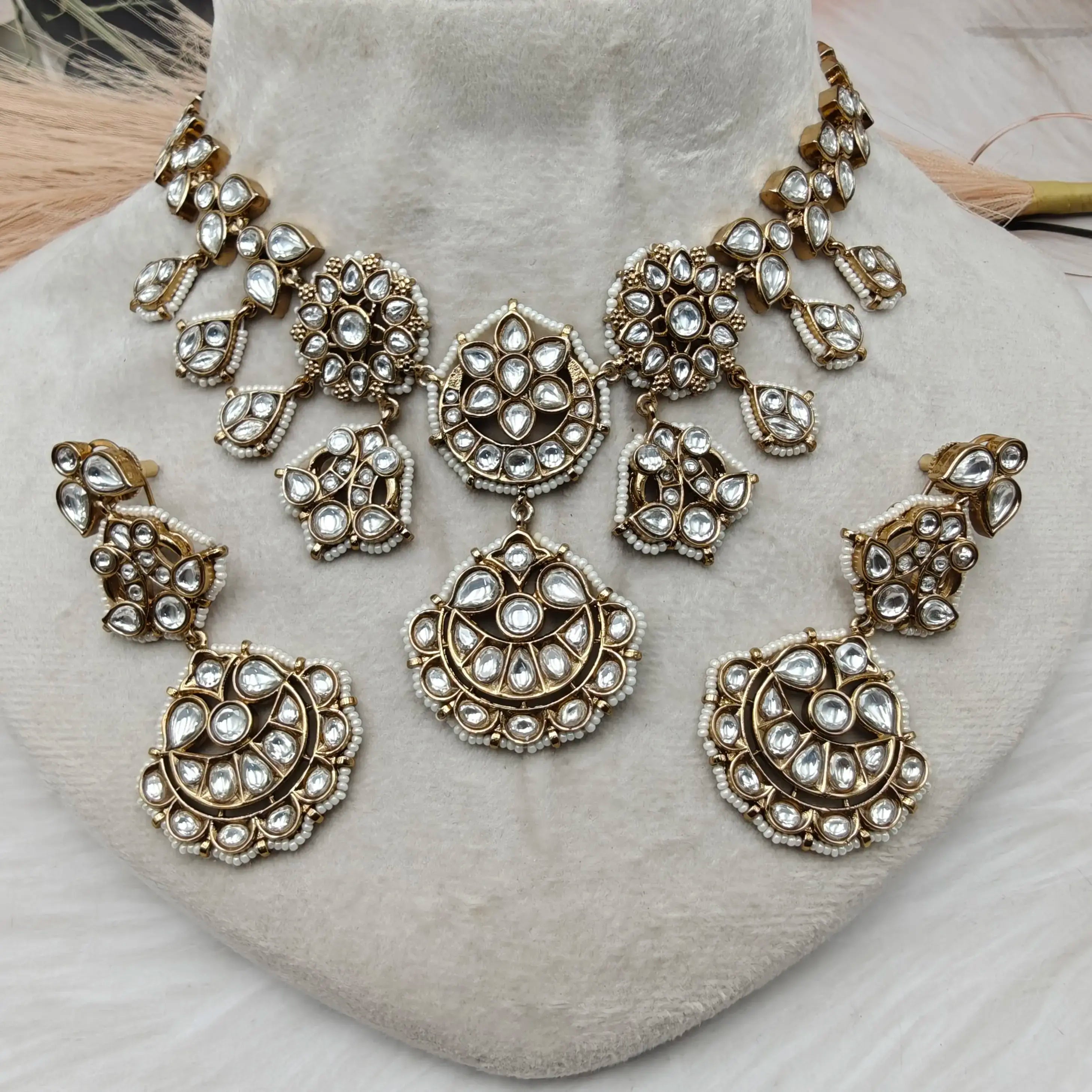Rajsi Riwaayat Jadau Kundan Necklace Set - Neutral White
