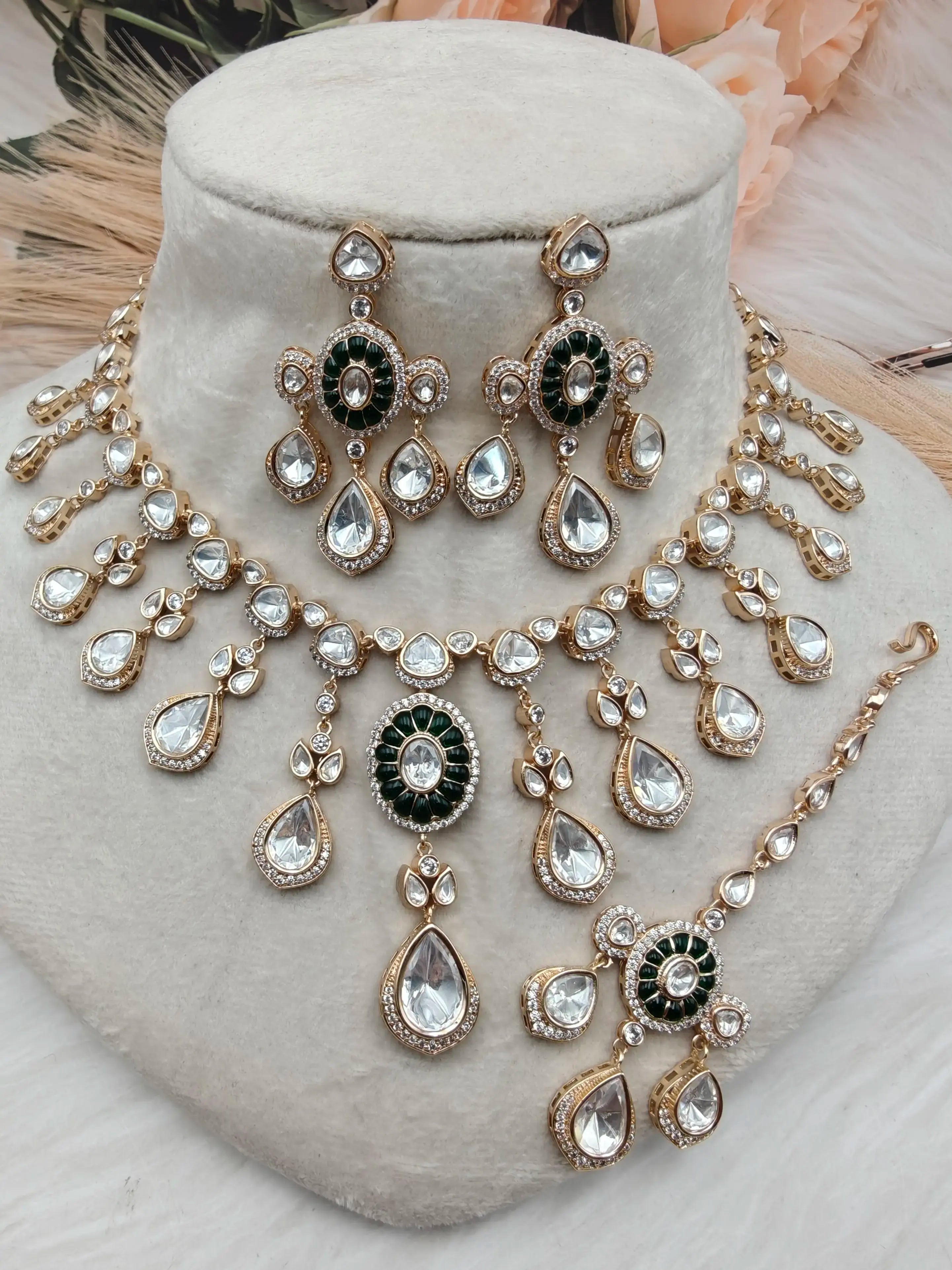 Noor-e-Zehra Sunheri Moissanite Kundan Epoxy Necklace Set - Green