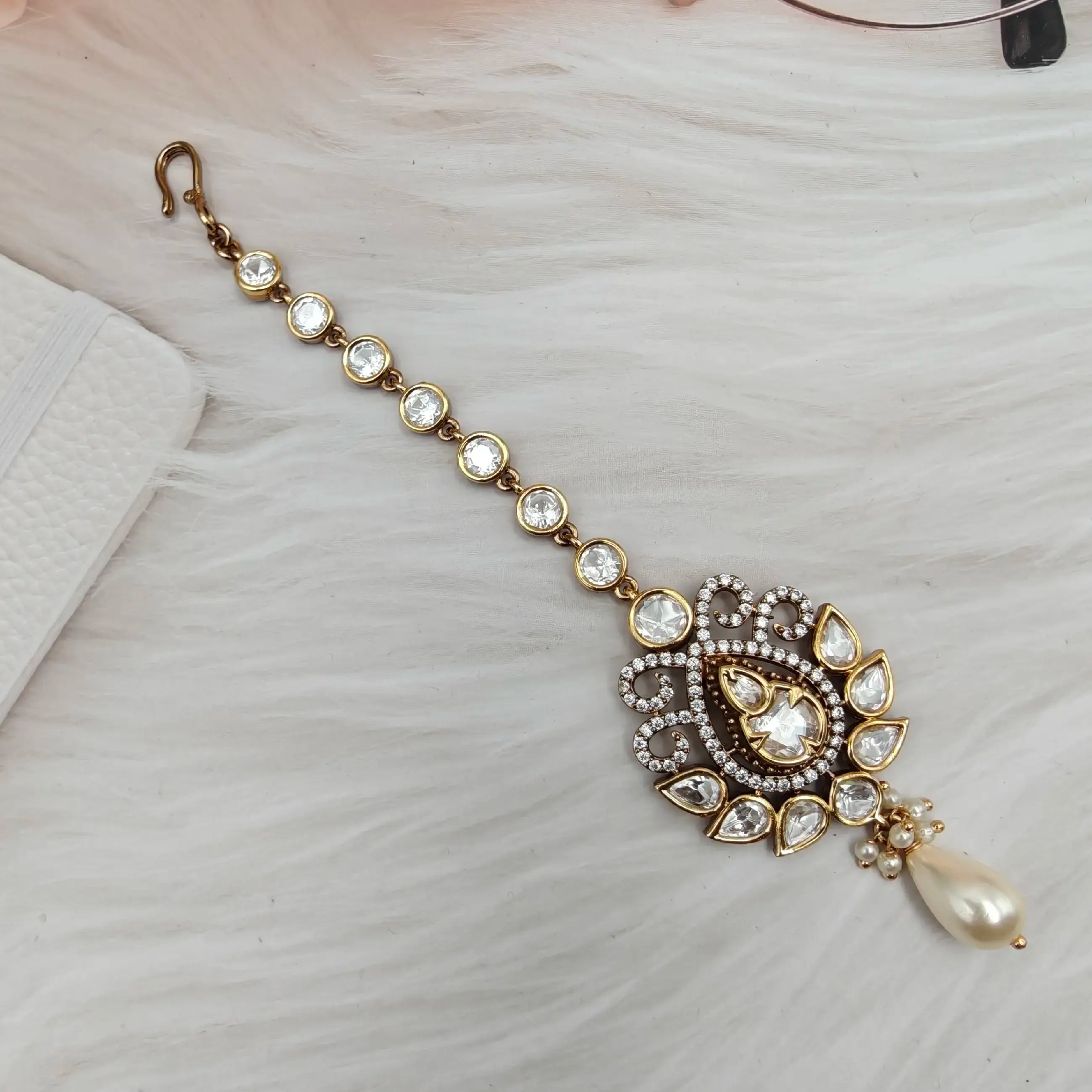 Kumud Moissanite Polki Mangtikka - White