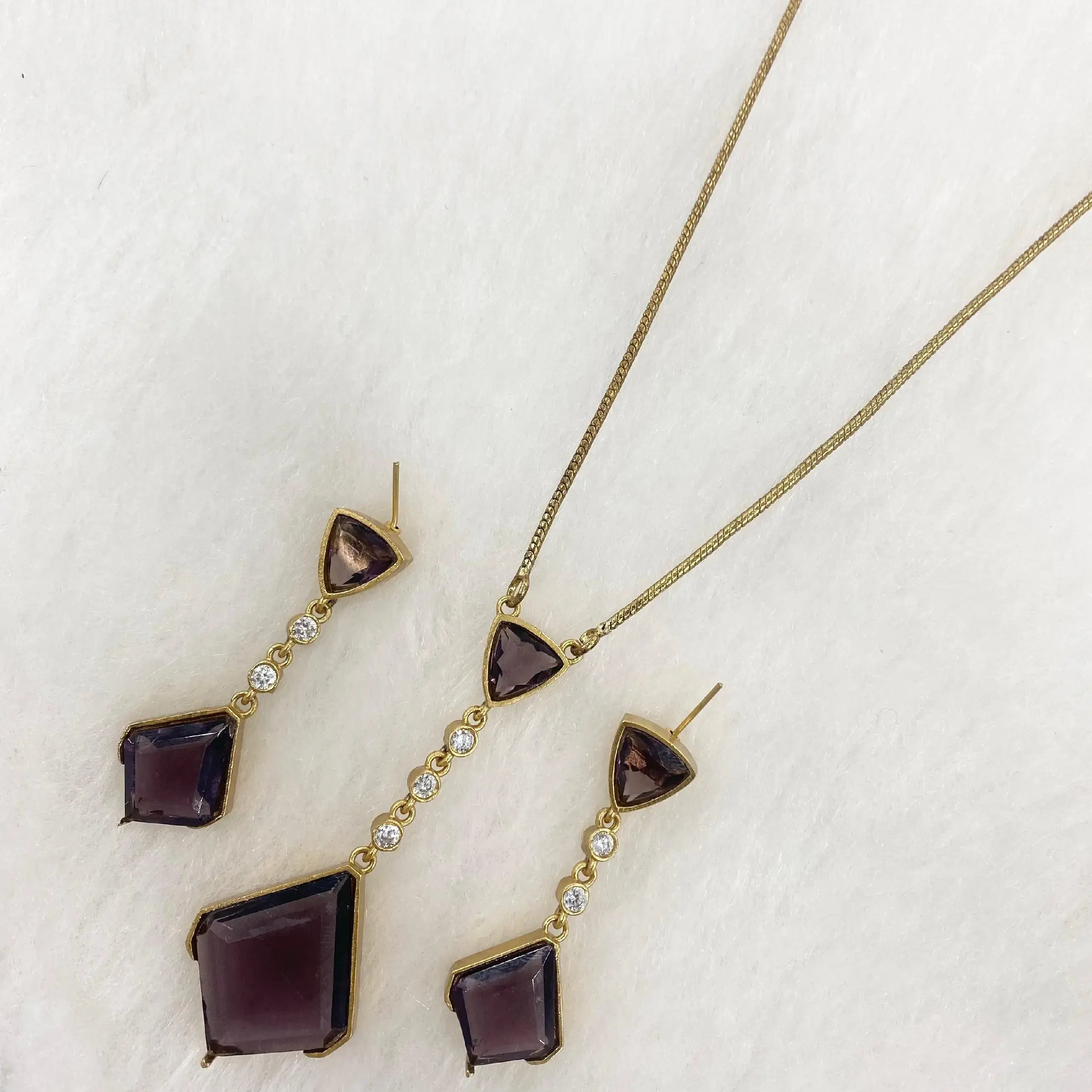 Shuraah Pendant Set - wine