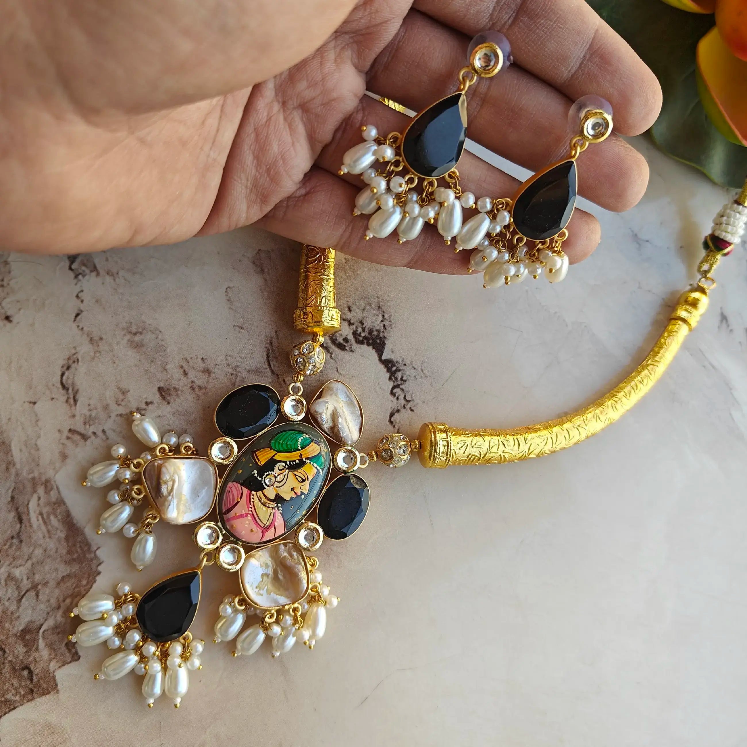 Raja Tanjore Monalisa Hasli Necklace Set- Black