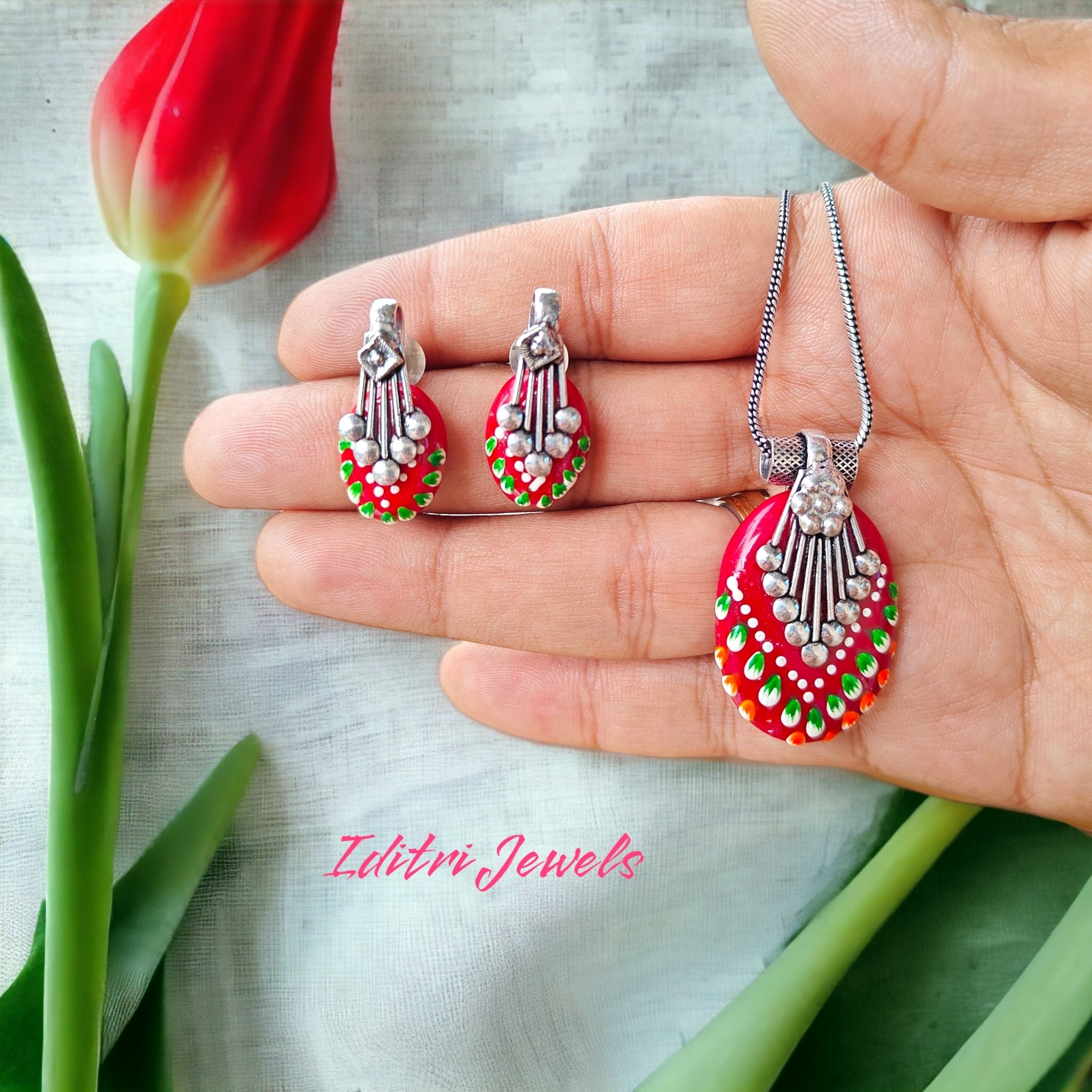 Ruhi Hand Painted Pendant Set- Red