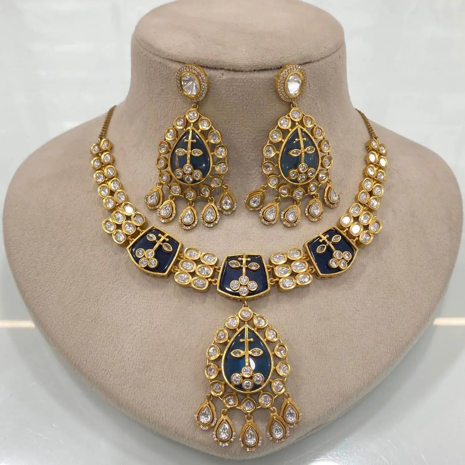 Nayera Holdali Necklace Set- Blue