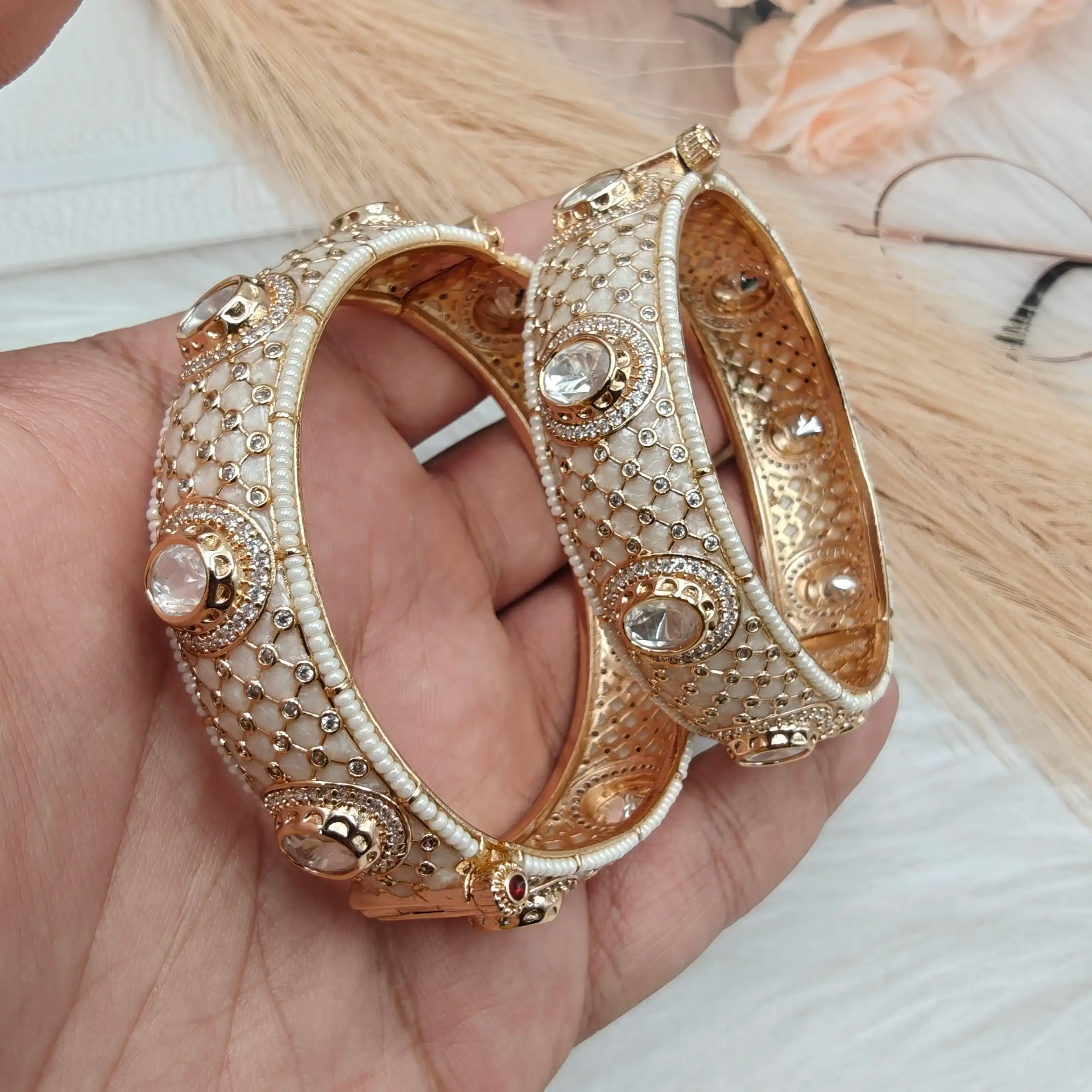 Spardha Moissanite Openable Bangle- White