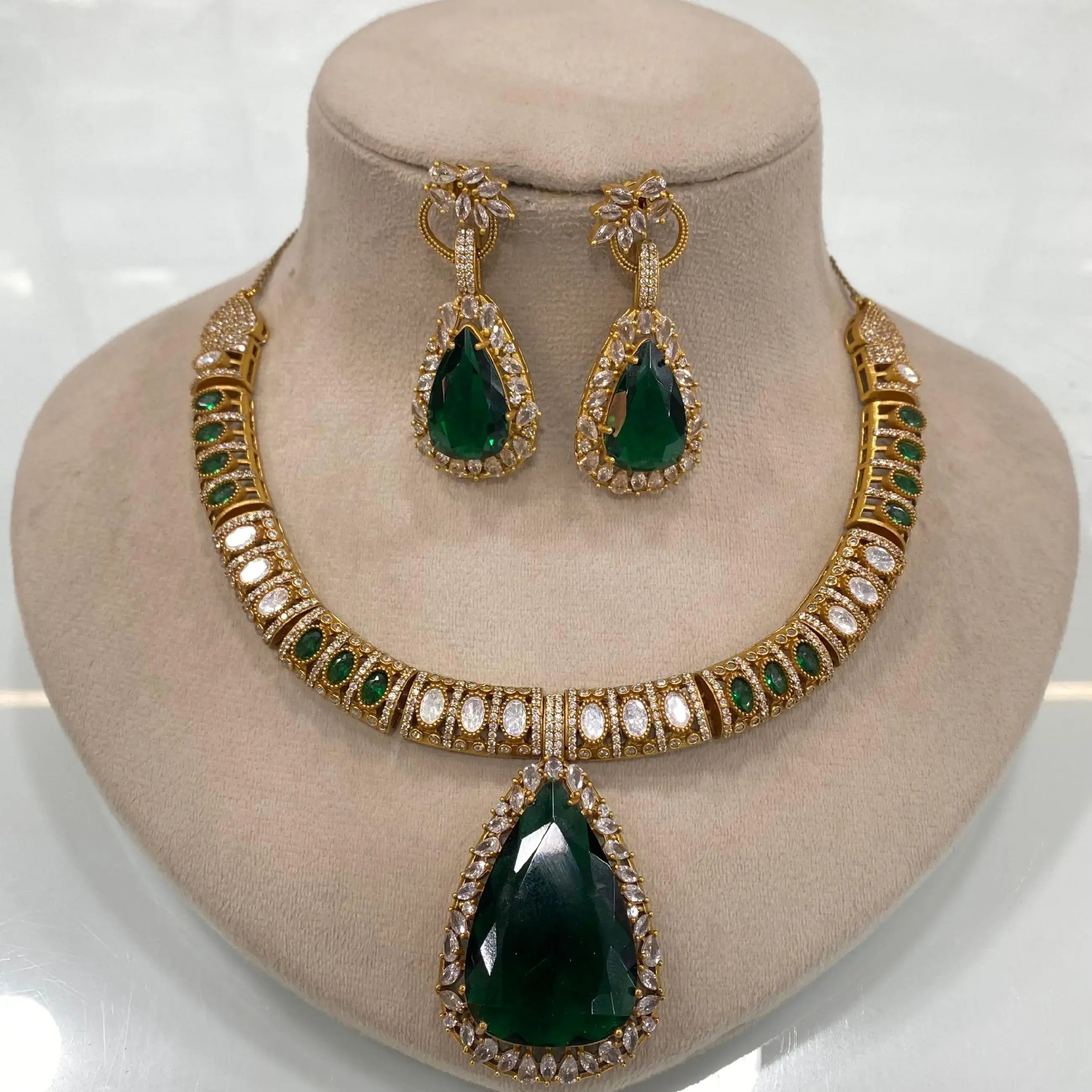 Inayat Uncut Moissanite Polki Hasli Necklace Set - Green