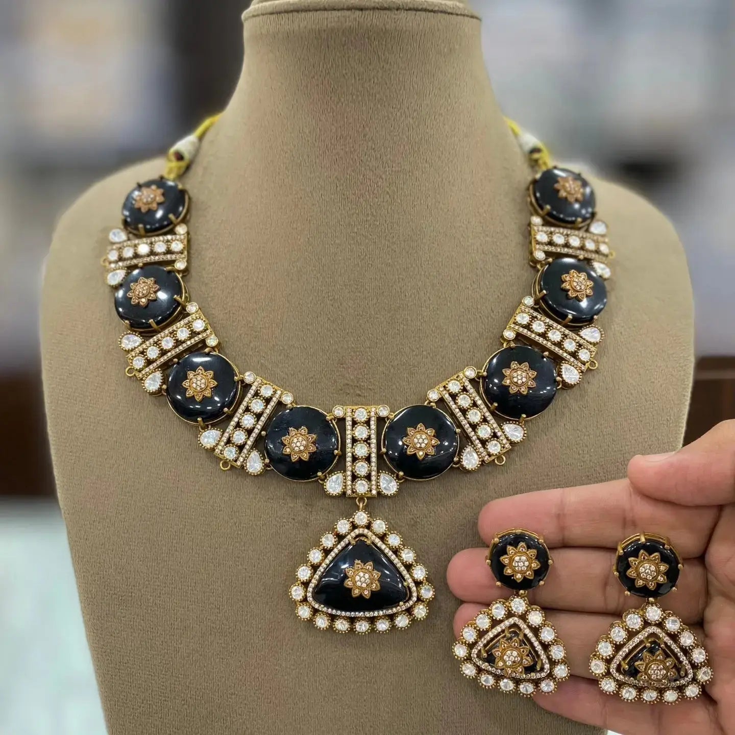 Ibadat Monalisa And Polki Necklace Set- Black