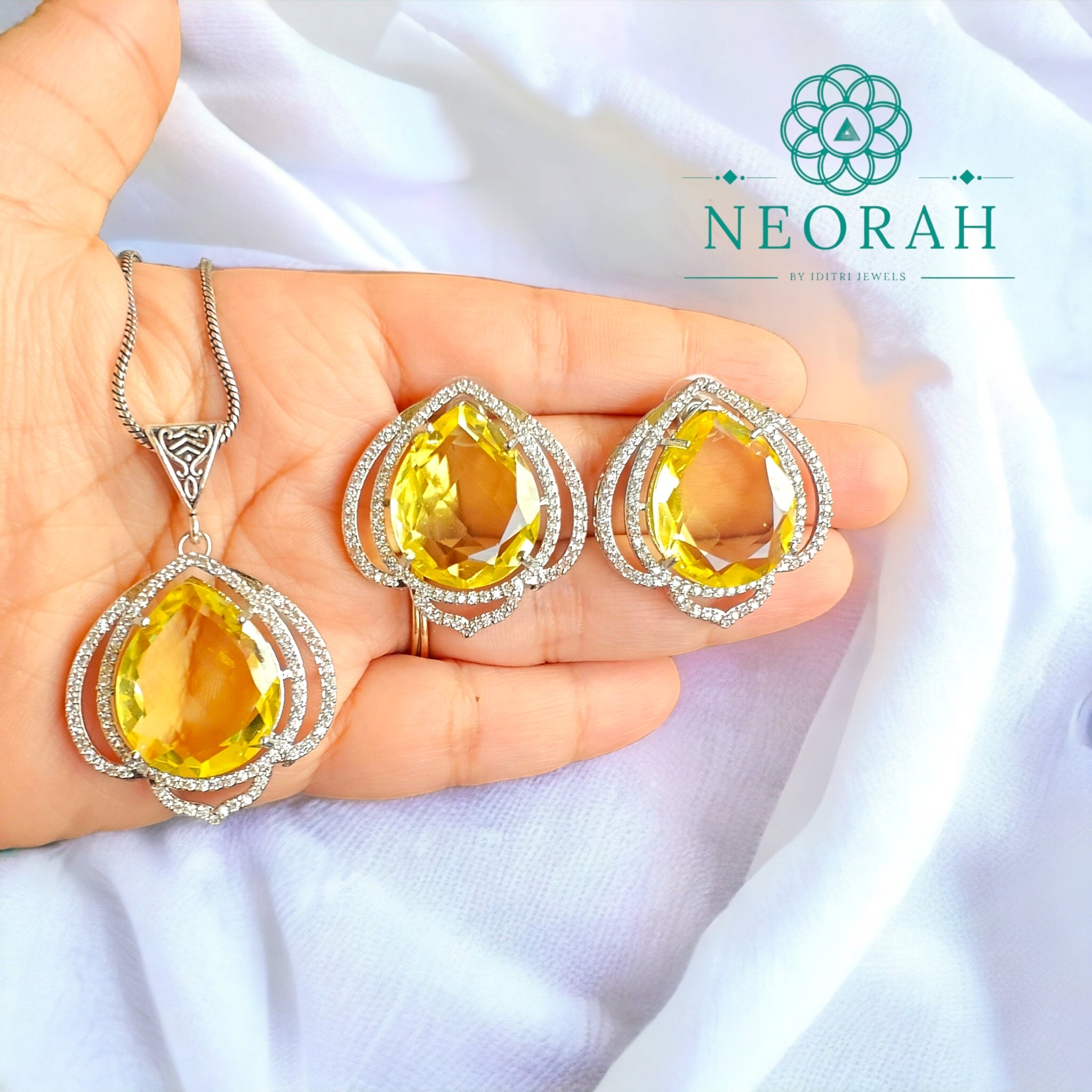 Nagma Pendant Set- Yellow