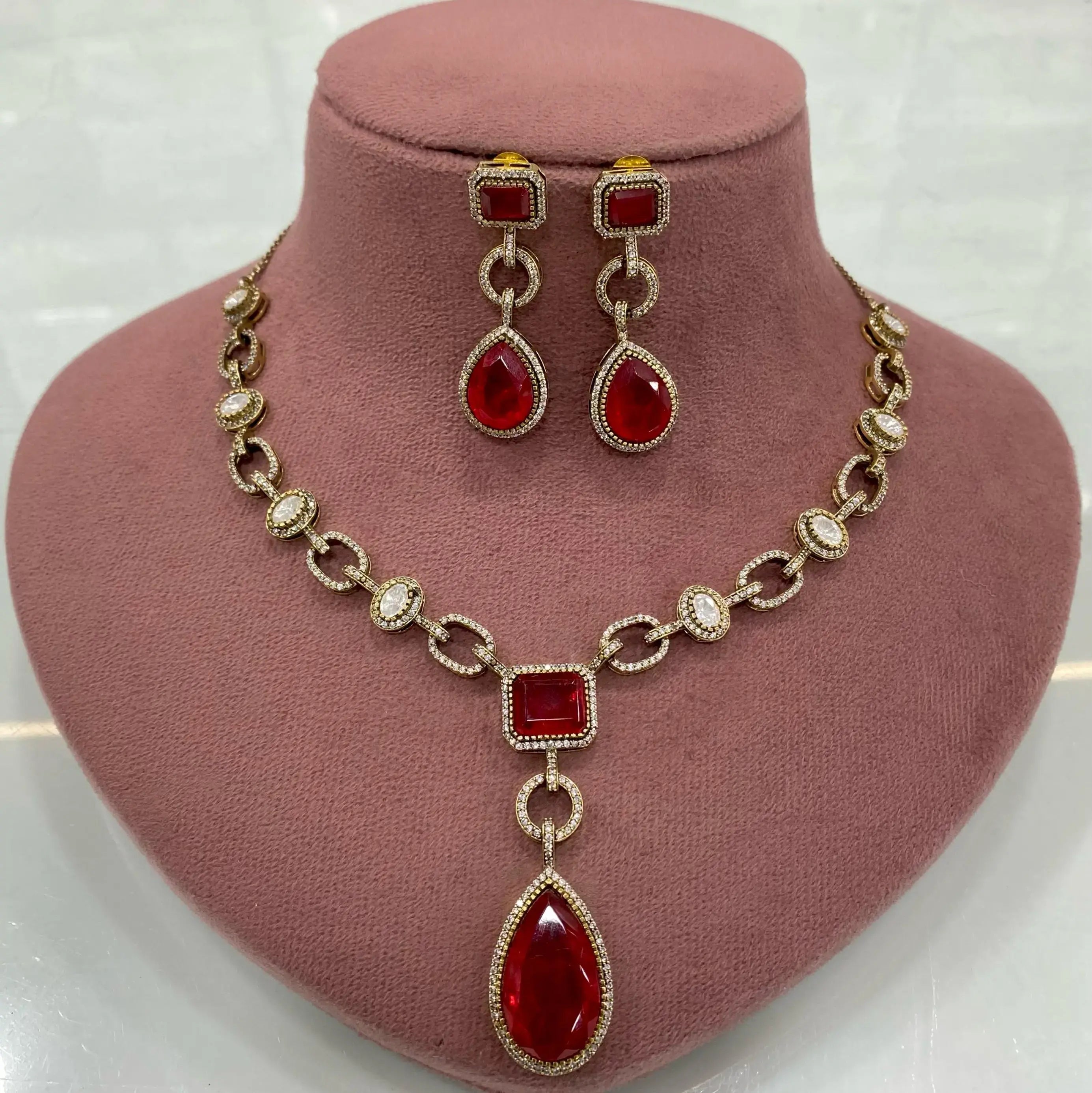 Shraddha Doublet and Uncut Moissanite Polki Necklace Set - Red