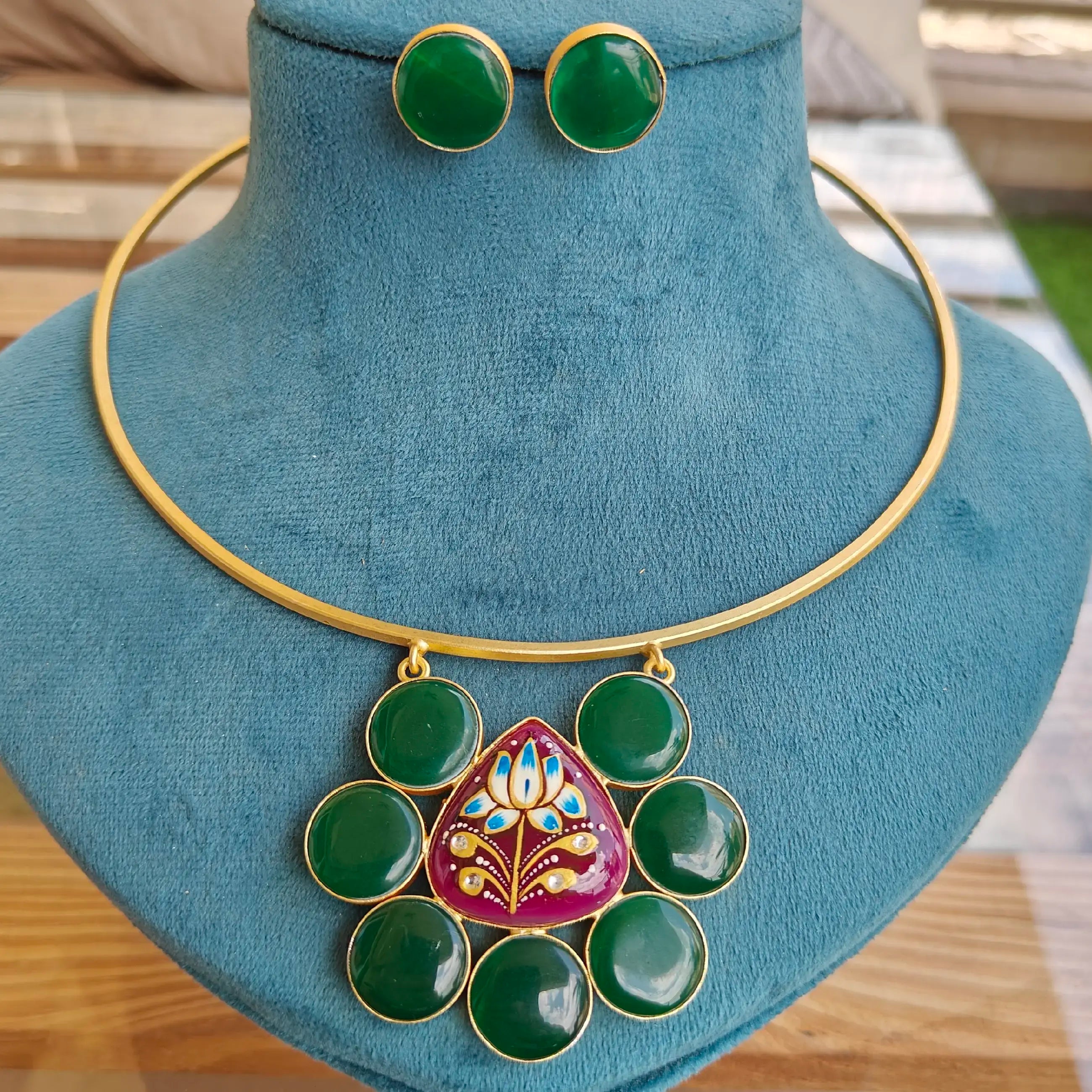Sleek Tanjore Hasli Set- Green